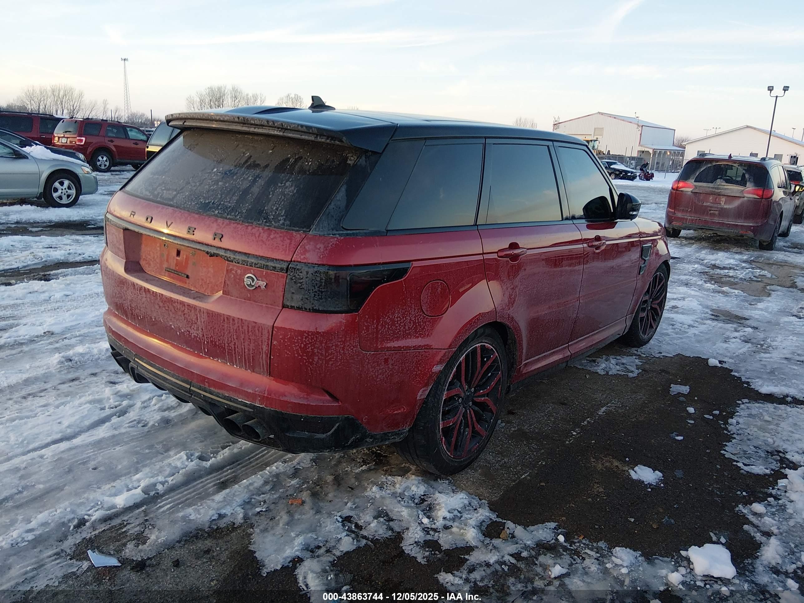 LAND ROVER image 4