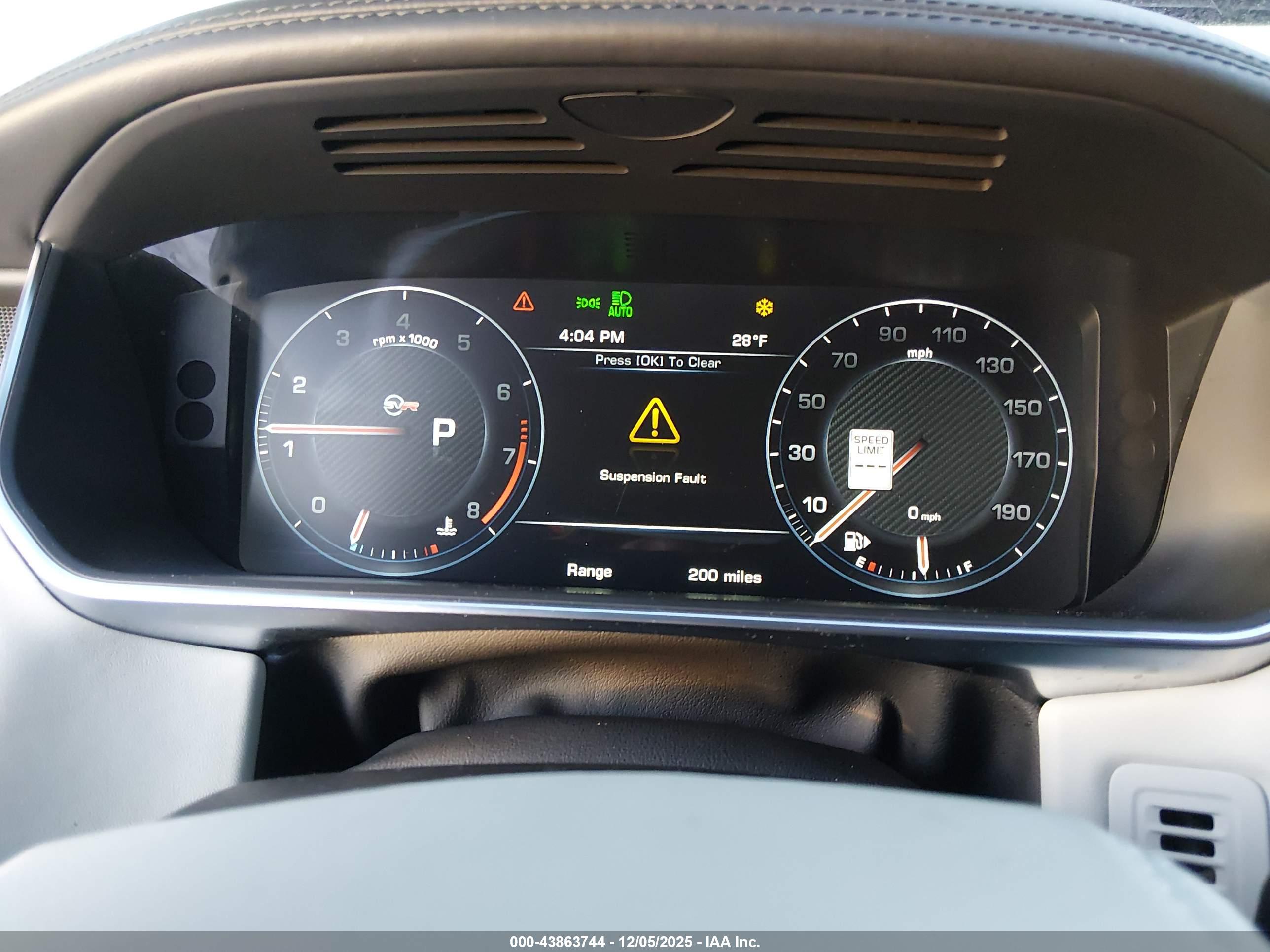 LAND ROVER image 7
