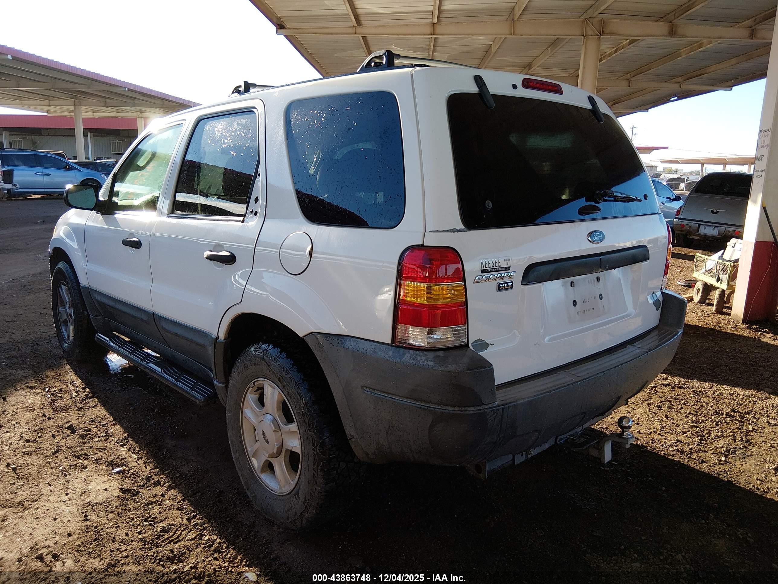 FORD ESCAPE image 3