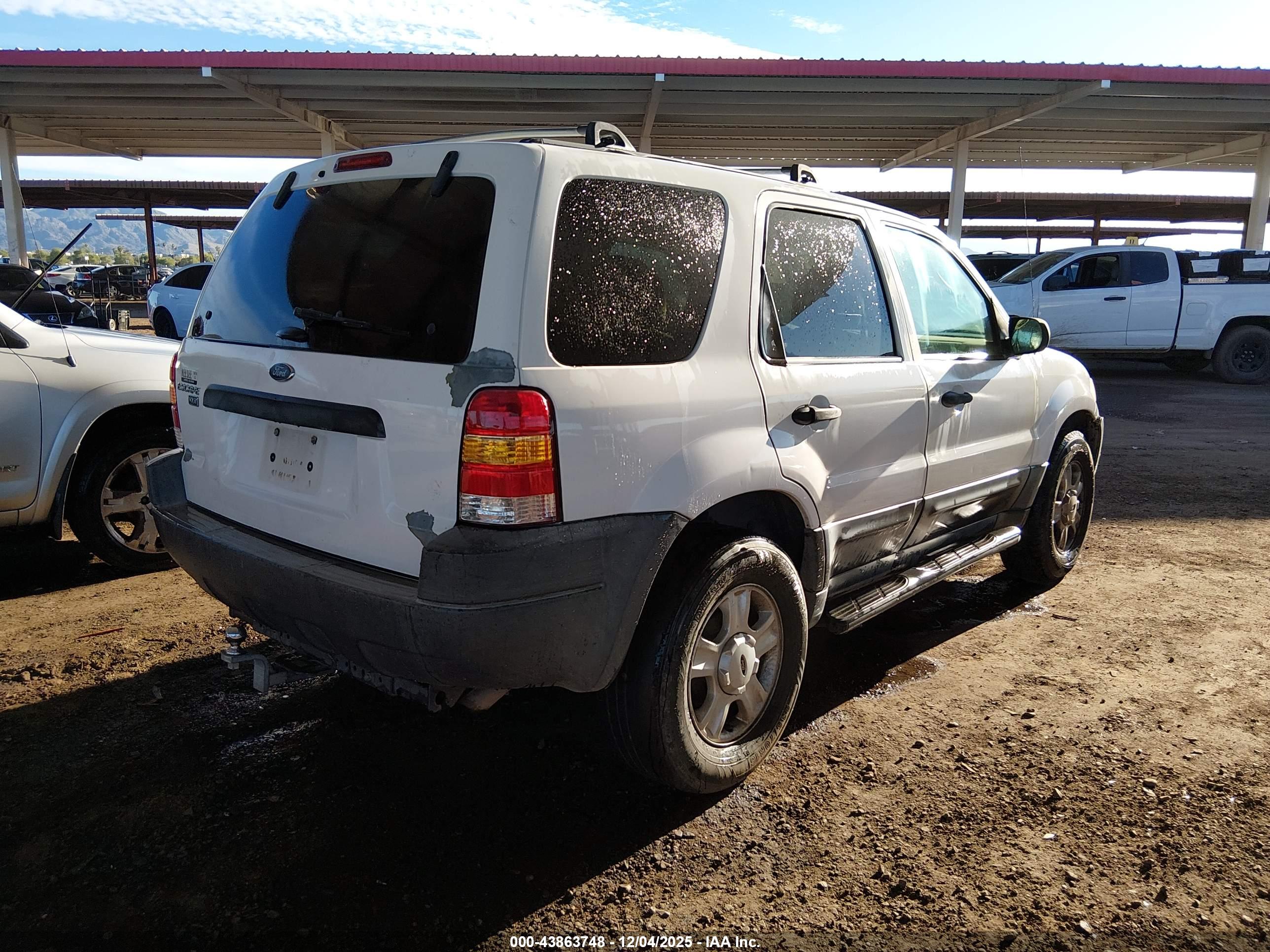 FORD ESCAPE image 4