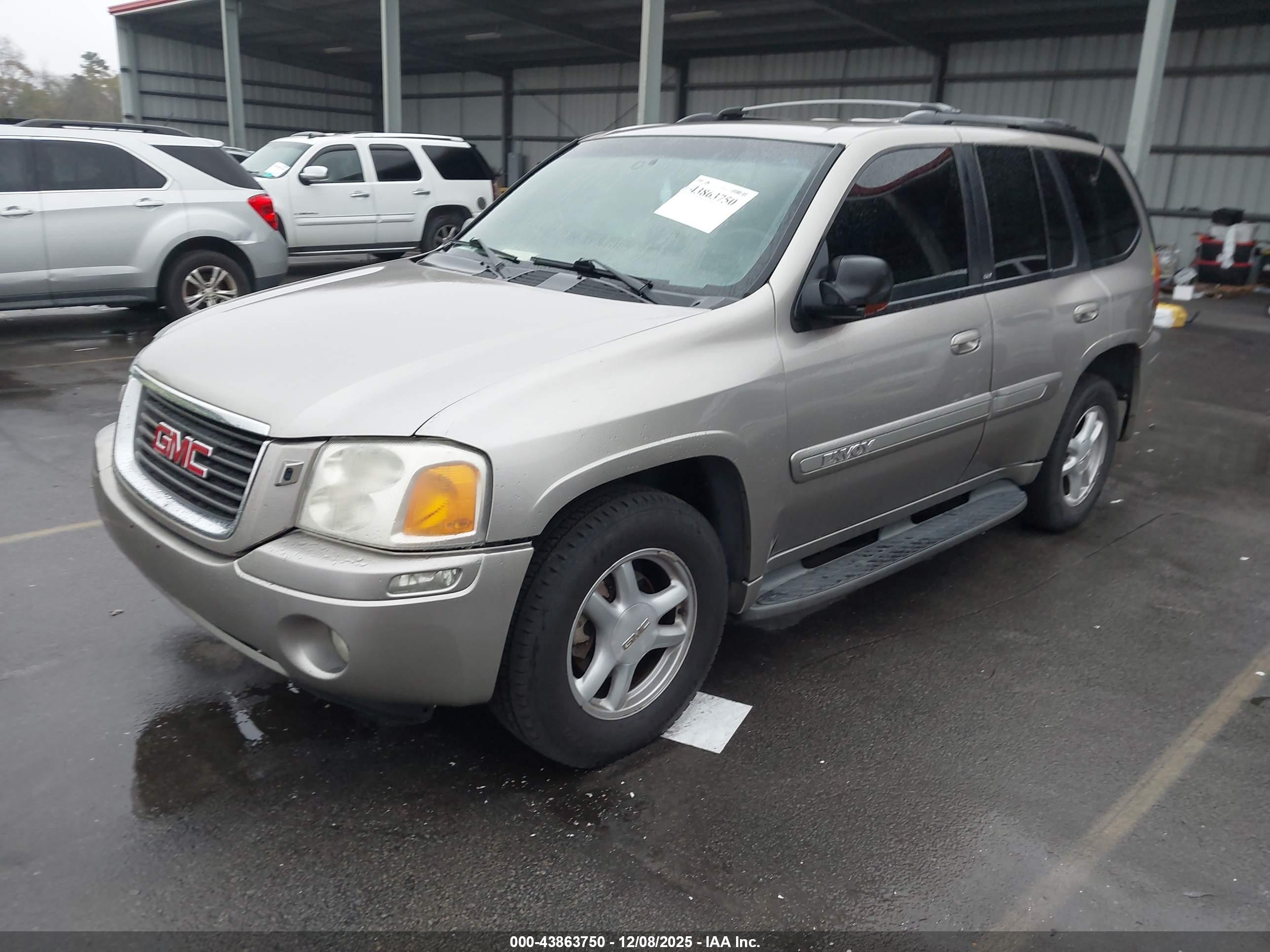 GMC ENVOY image 2