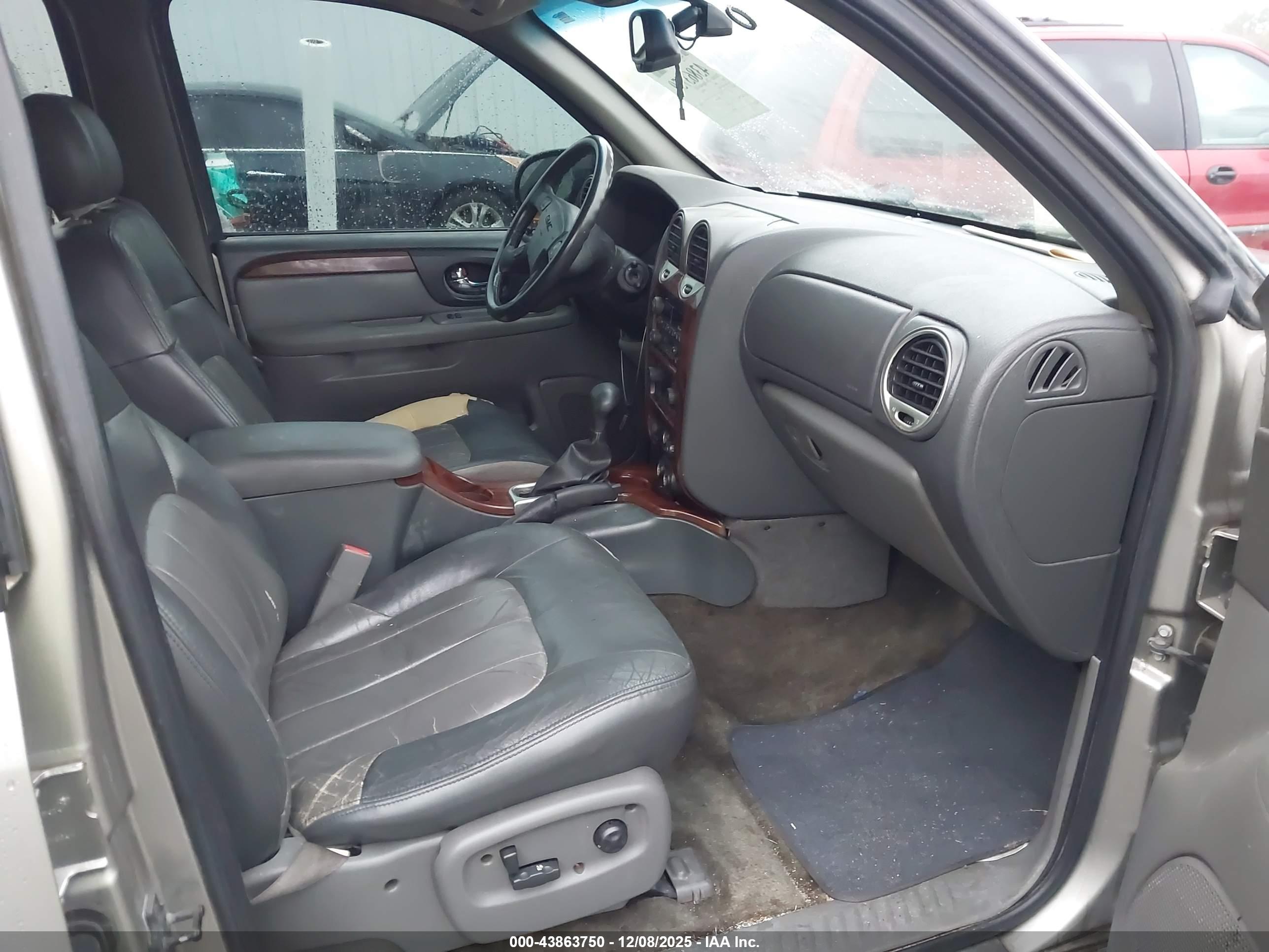 GMC ENVOY image 5