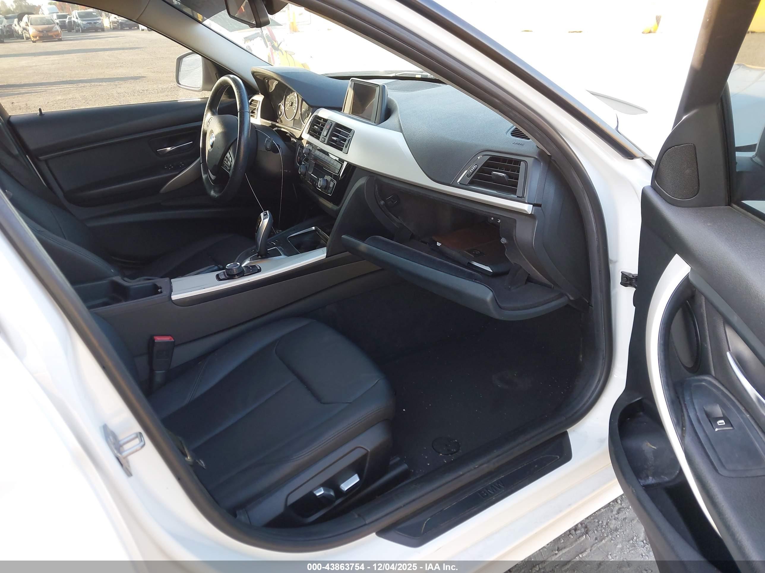 BMW 320I image 5