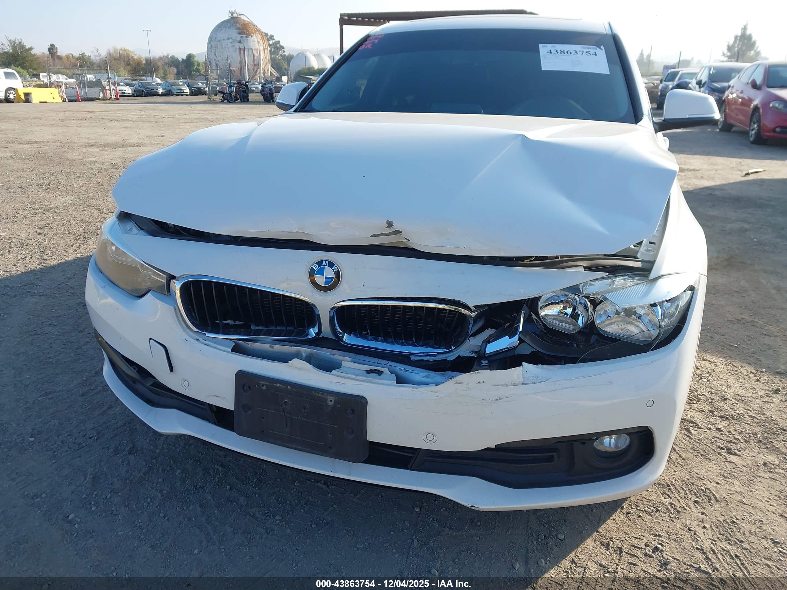 BMW 320I image 6