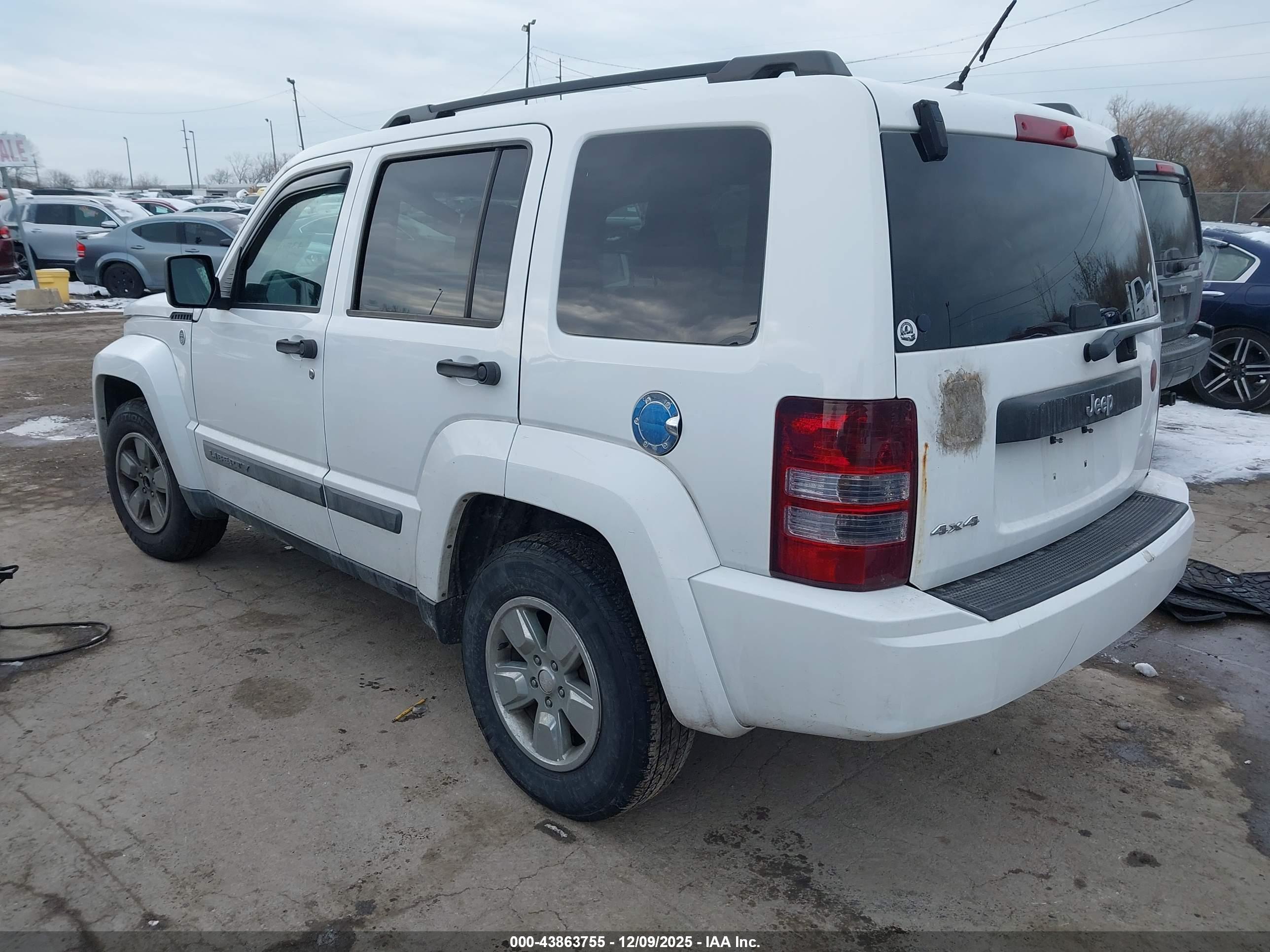 JEEP LIBERTY image 3
