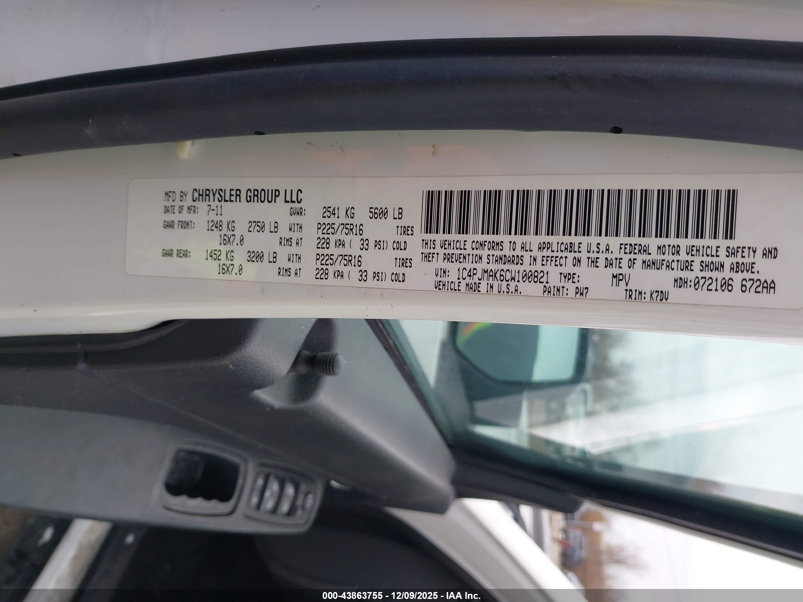 JEEP LIBERTY image 9