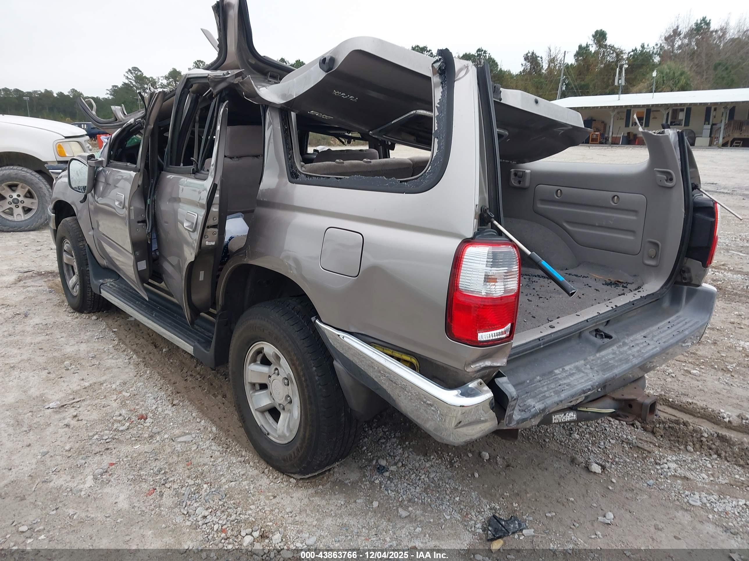 TOYOTA 4RUNNER image 3