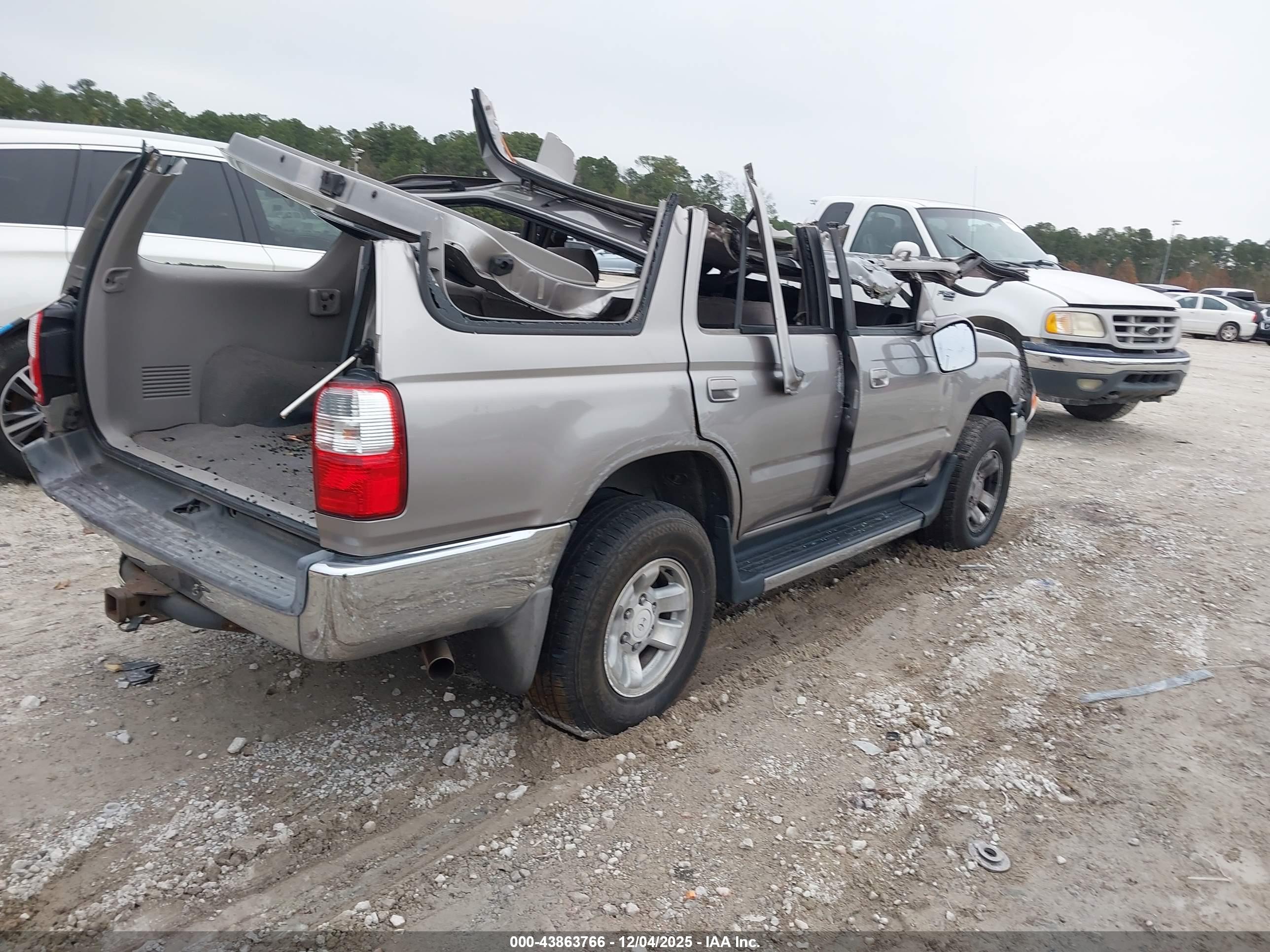 TOYOTA 4RUNNER image 4
