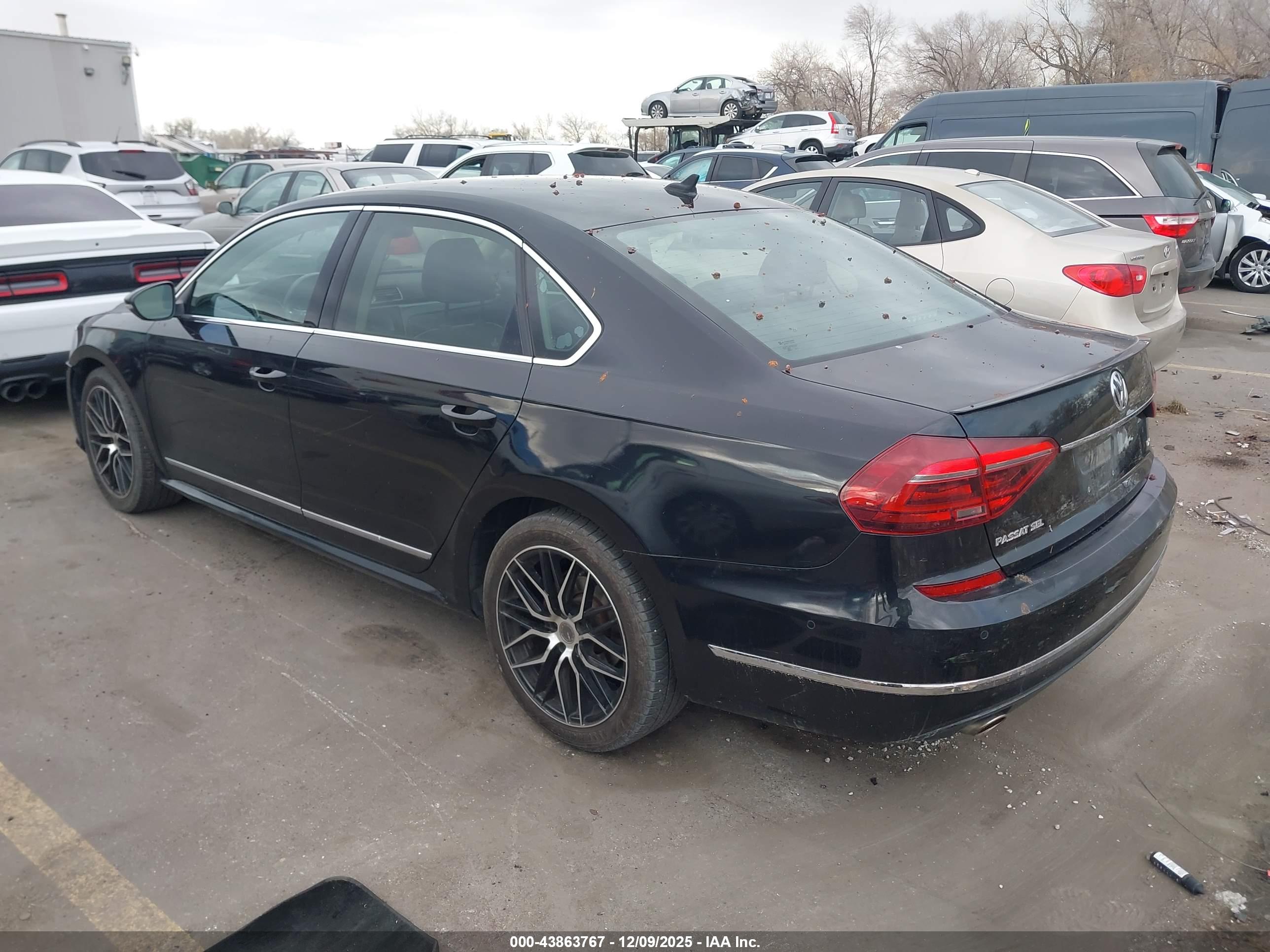 VOLKSWAGEN PASSAT image 3