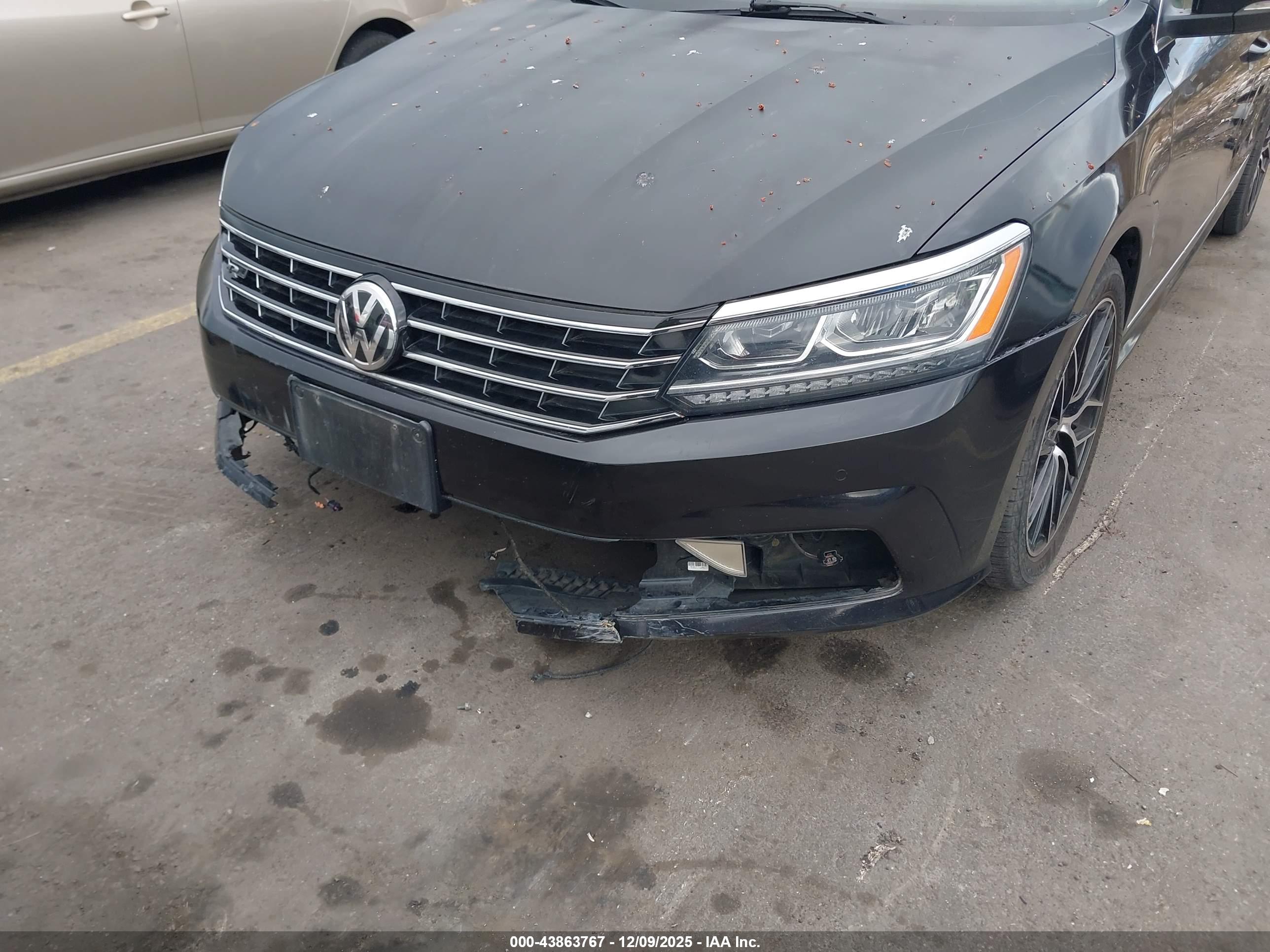 VOLKSWAGEN PASSAT image 6