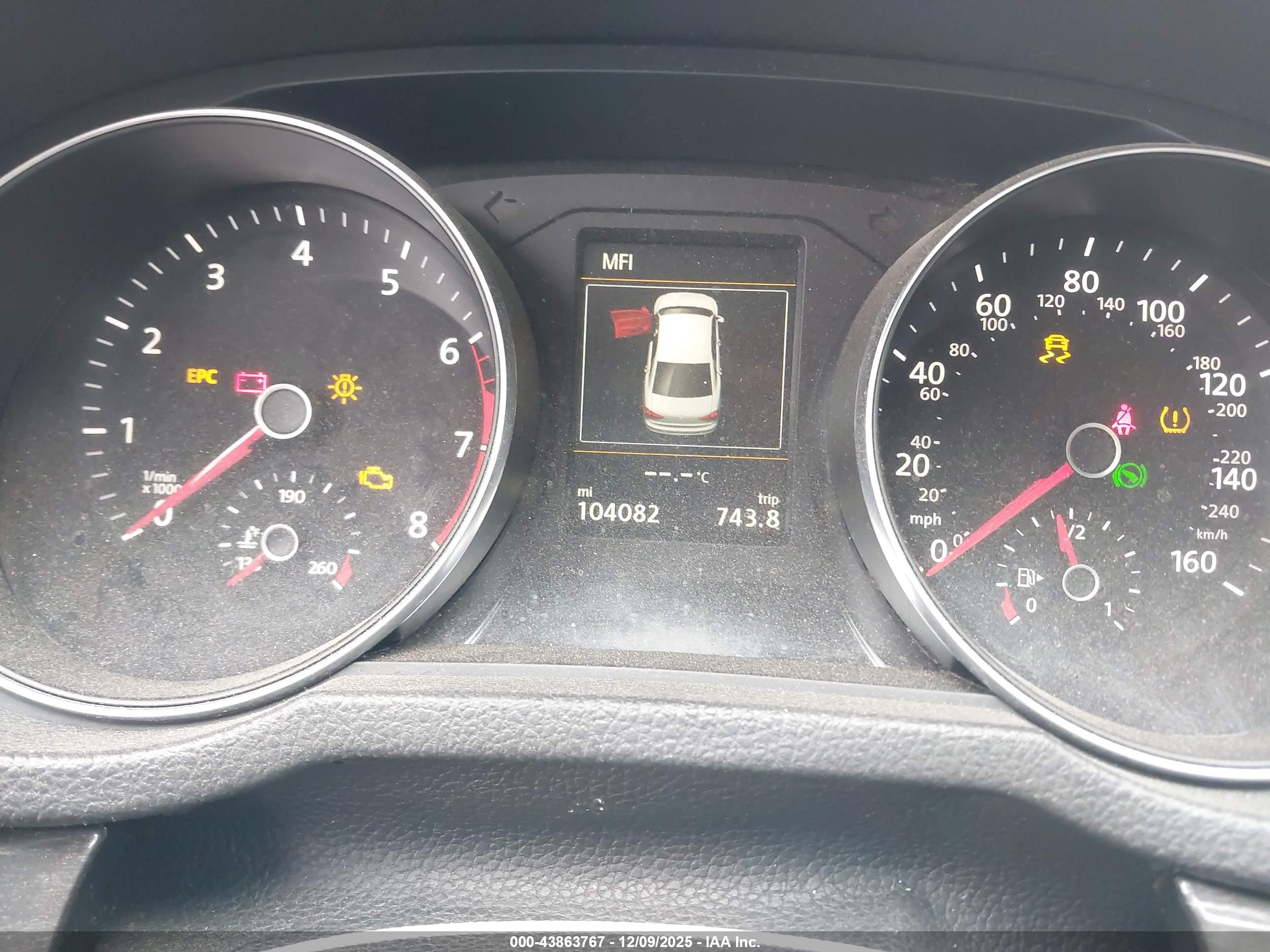 VOLKSWAGEN PASSAT image 7