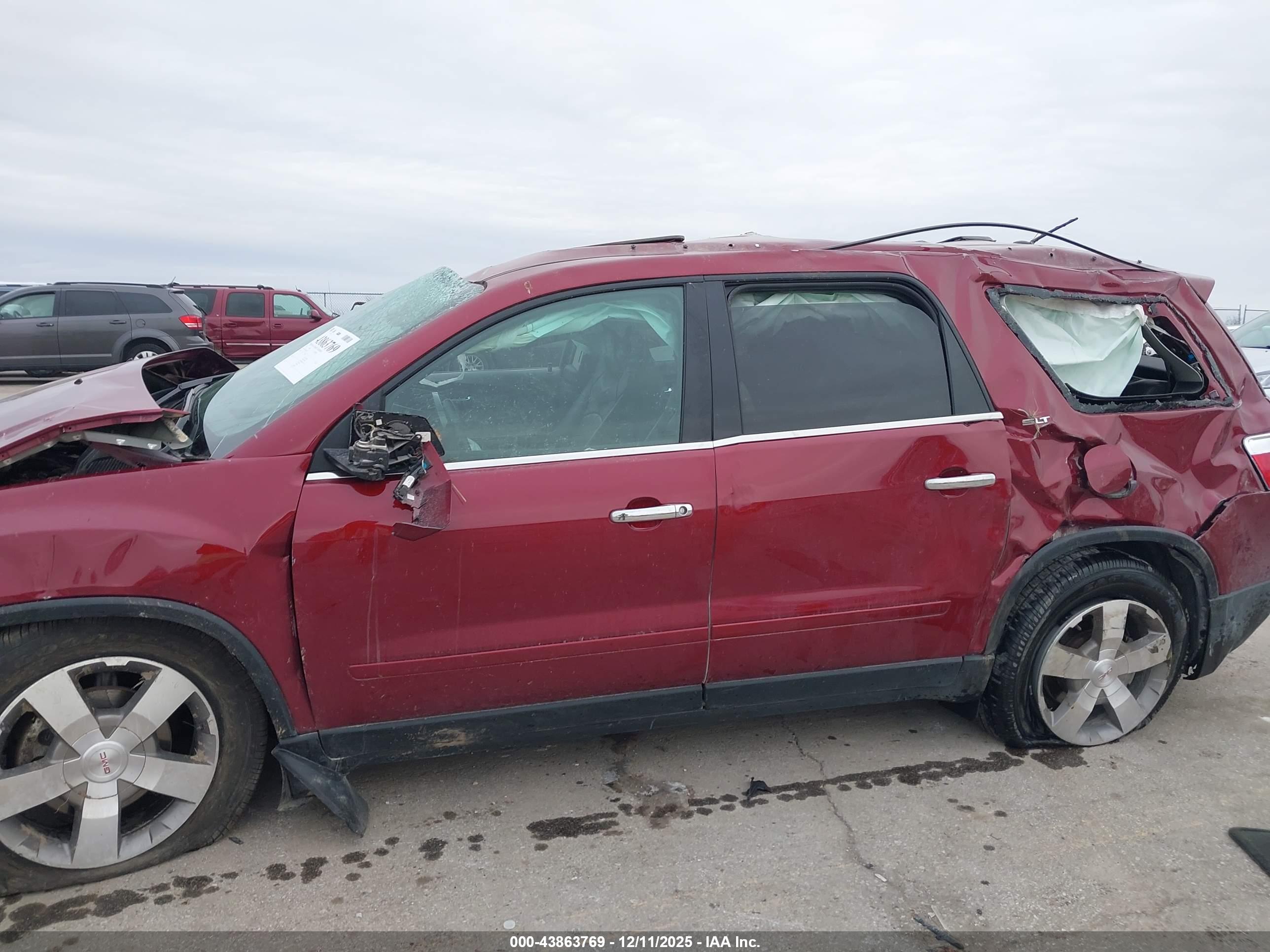 GMC ACADIA image 6