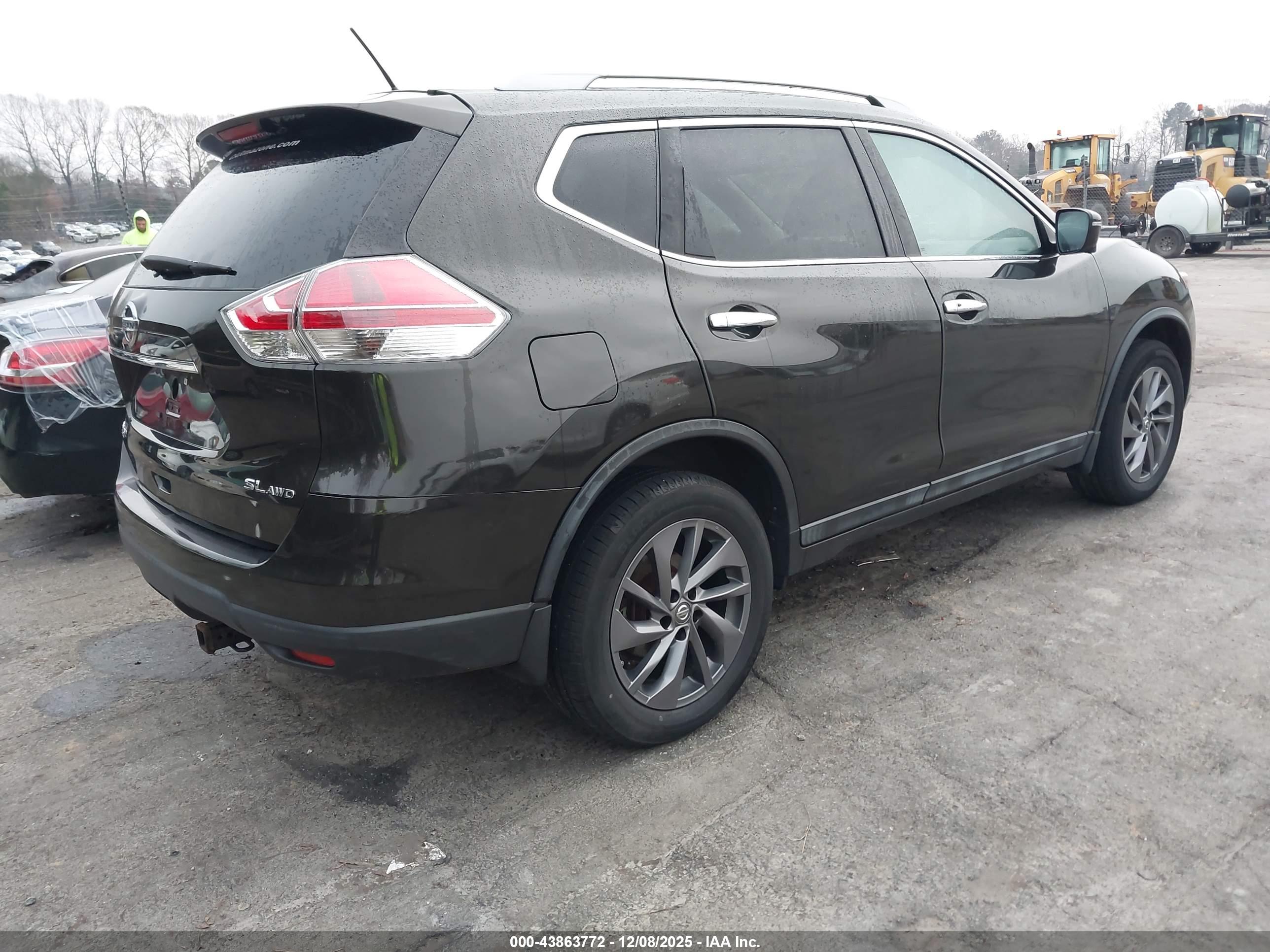 NISSAN ROGUE image 4