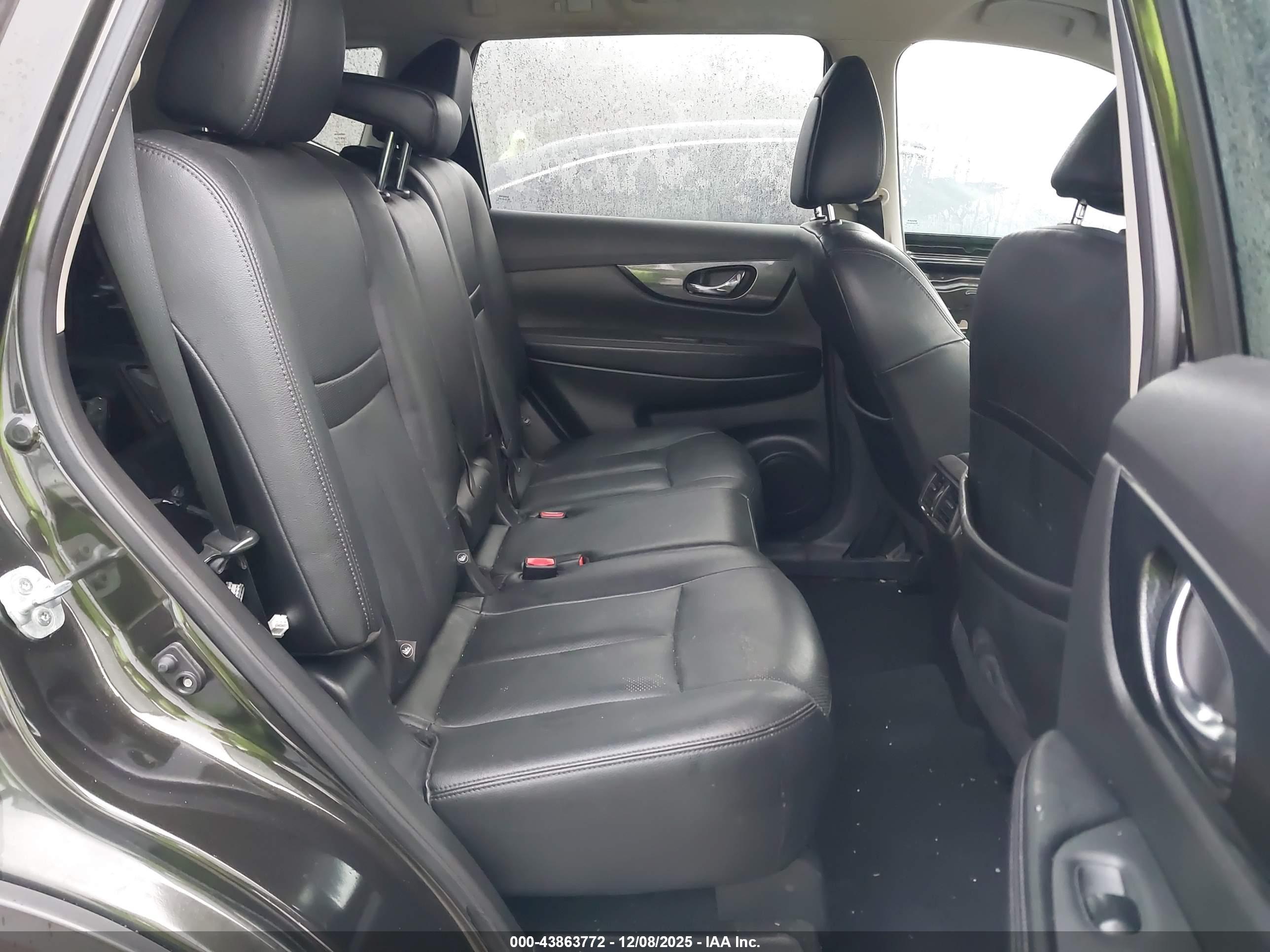 NISSAN ROGUE image 8