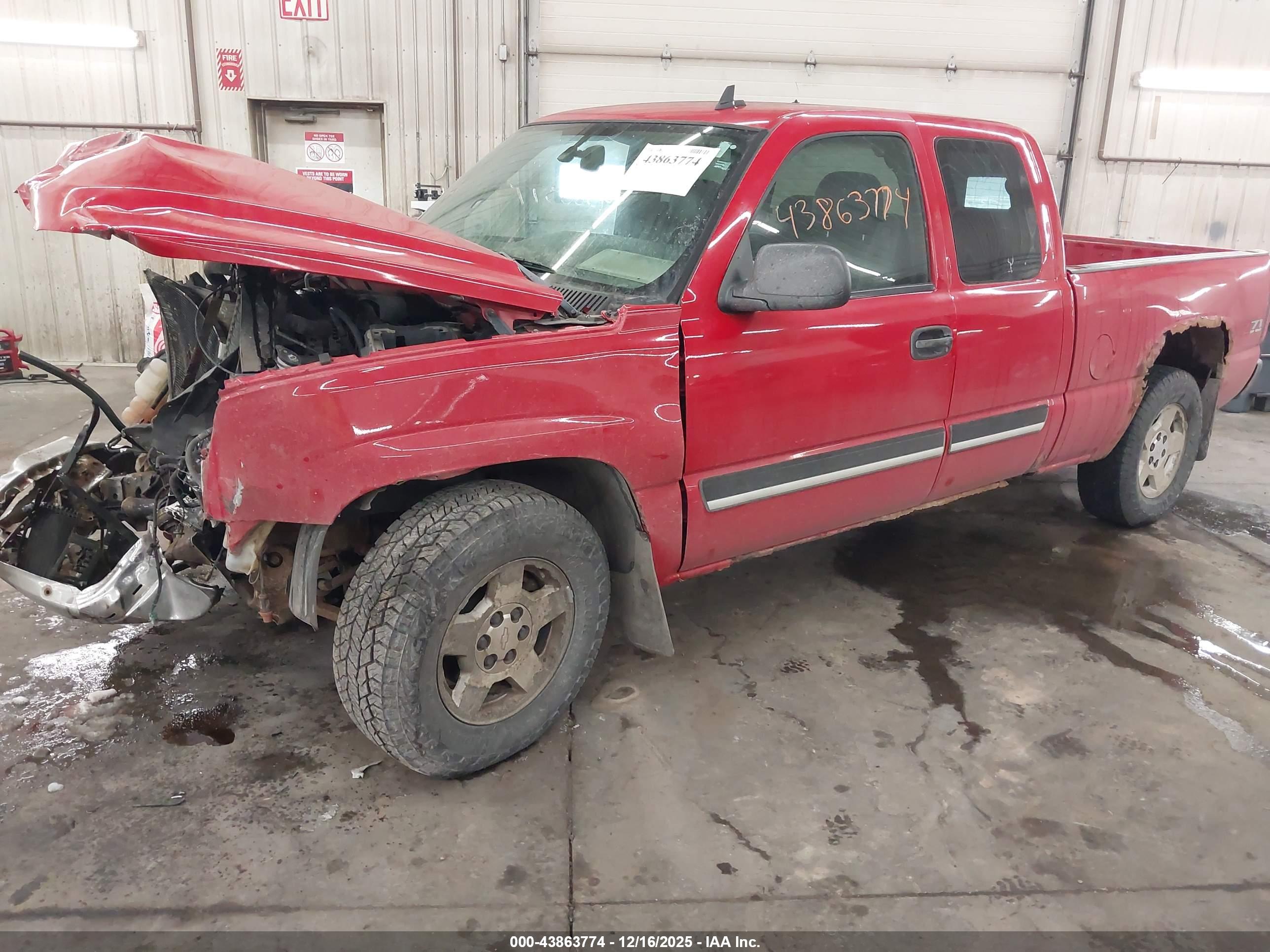CHEVROLET SILVERADO image 2