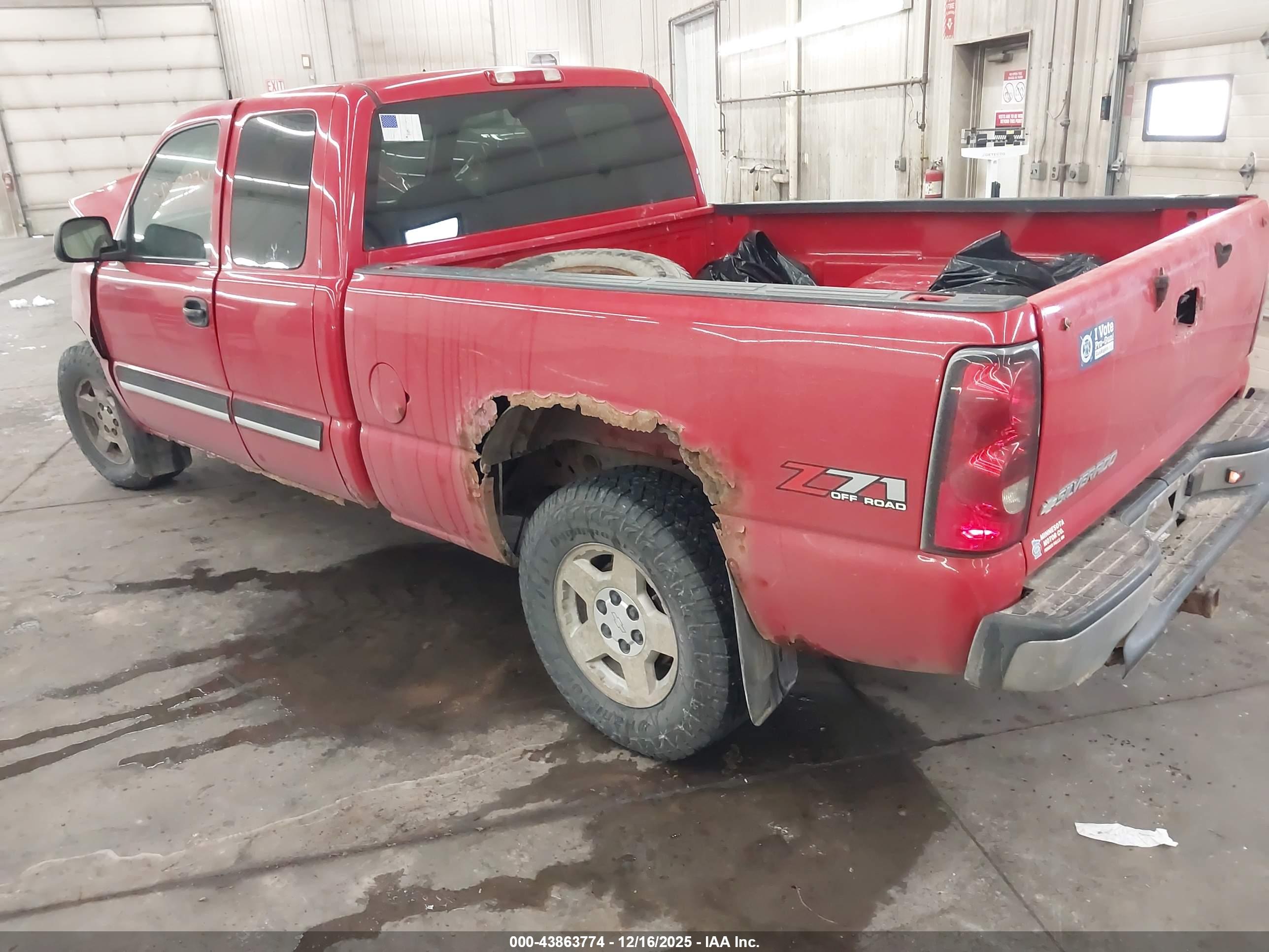 CHEVROLET SILVERADO image 3