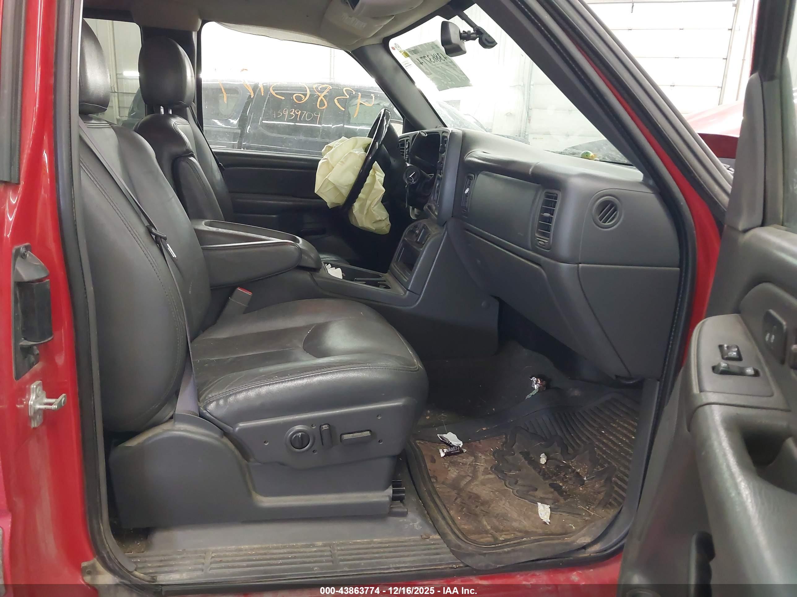 CHEVROLET SILVERADO image 5