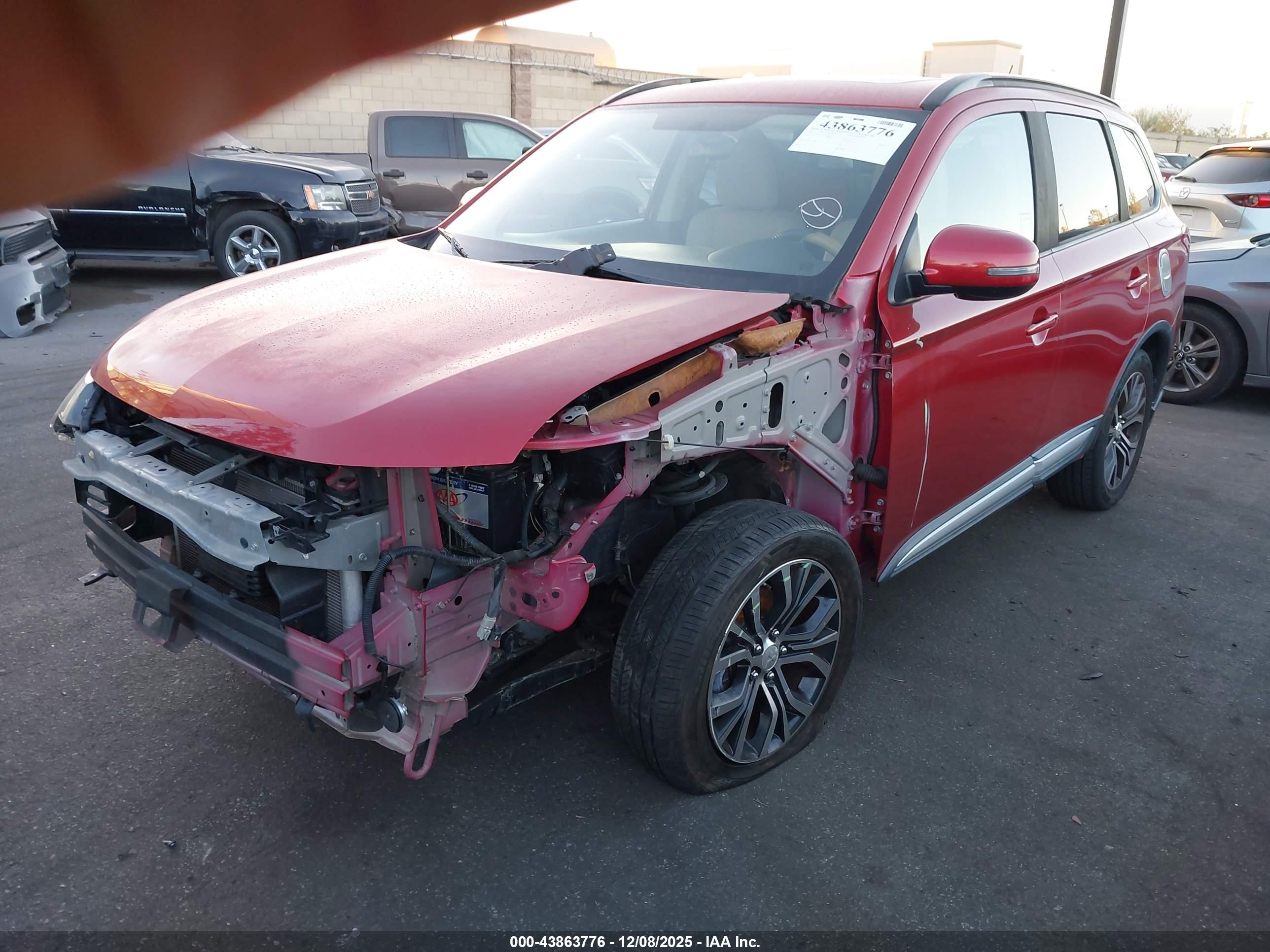 MITSUBISHI OUTLANDER image 2