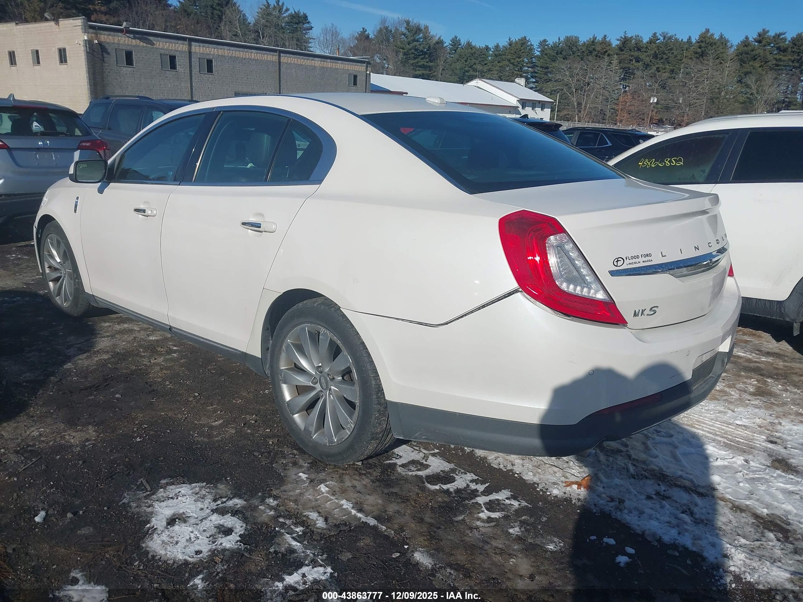 LINCOLN MKS image 3