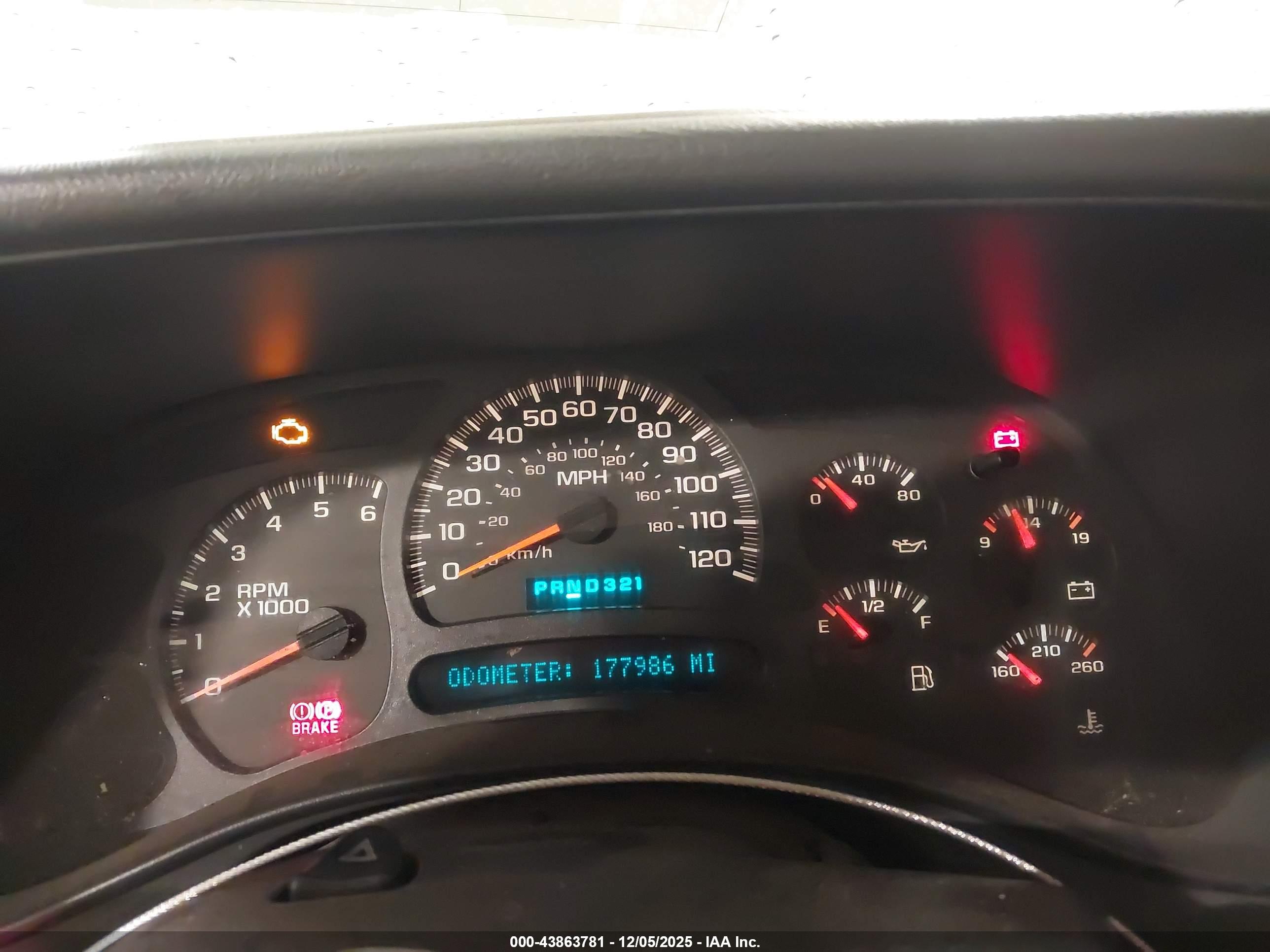 CHEVROLET TAHOE image 7