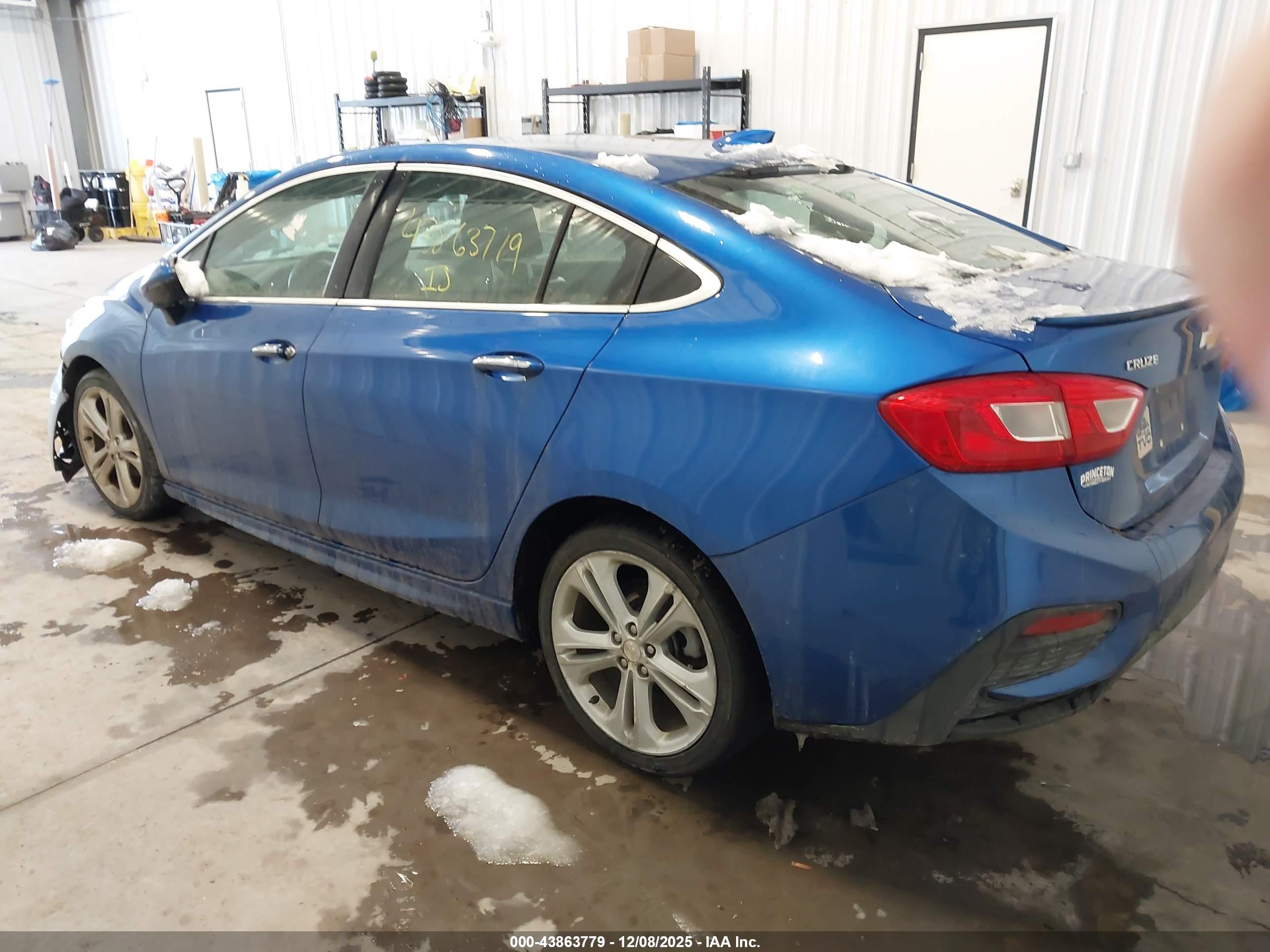 CHEVROLET CRUZE image 3