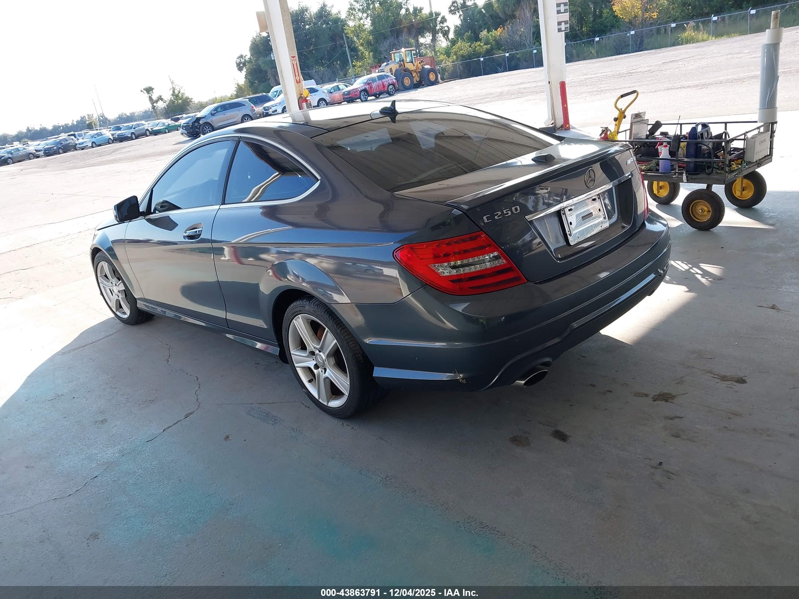 MERCEDES-BENZ C image 3