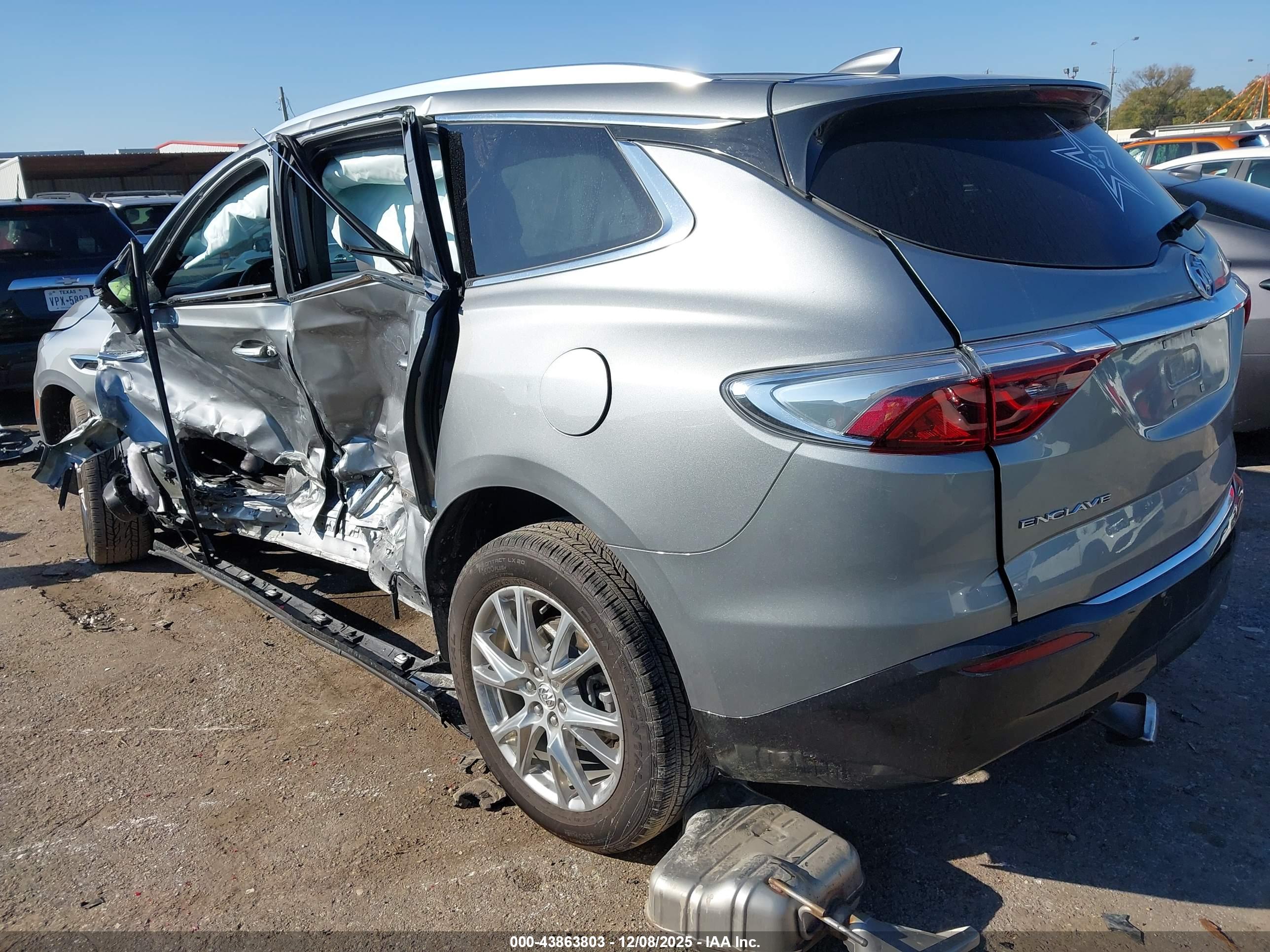 BUICK ENCLAVE image 3