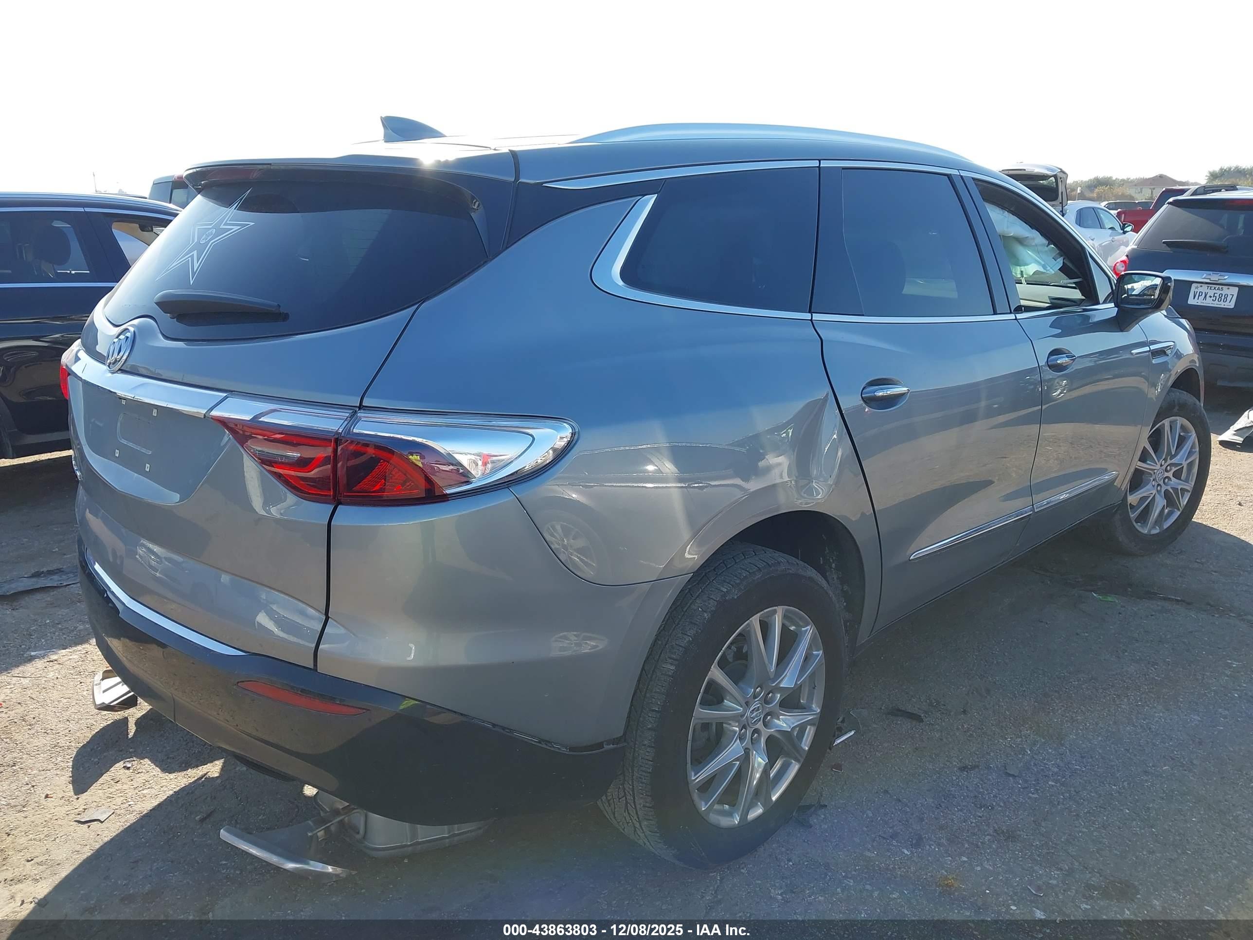 BUICK ENCLAVE image 4