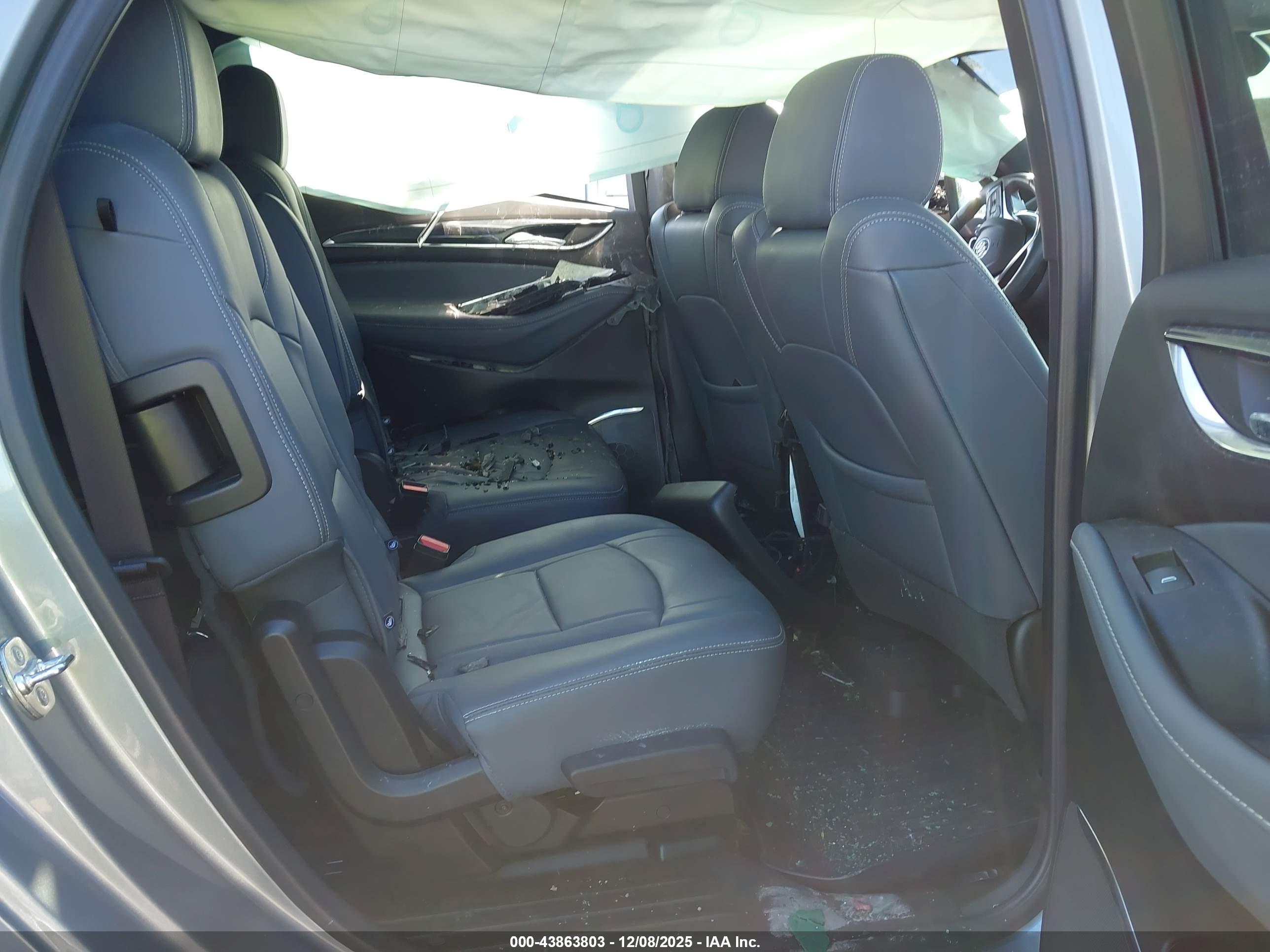 BUICK ENCLAVE image 8