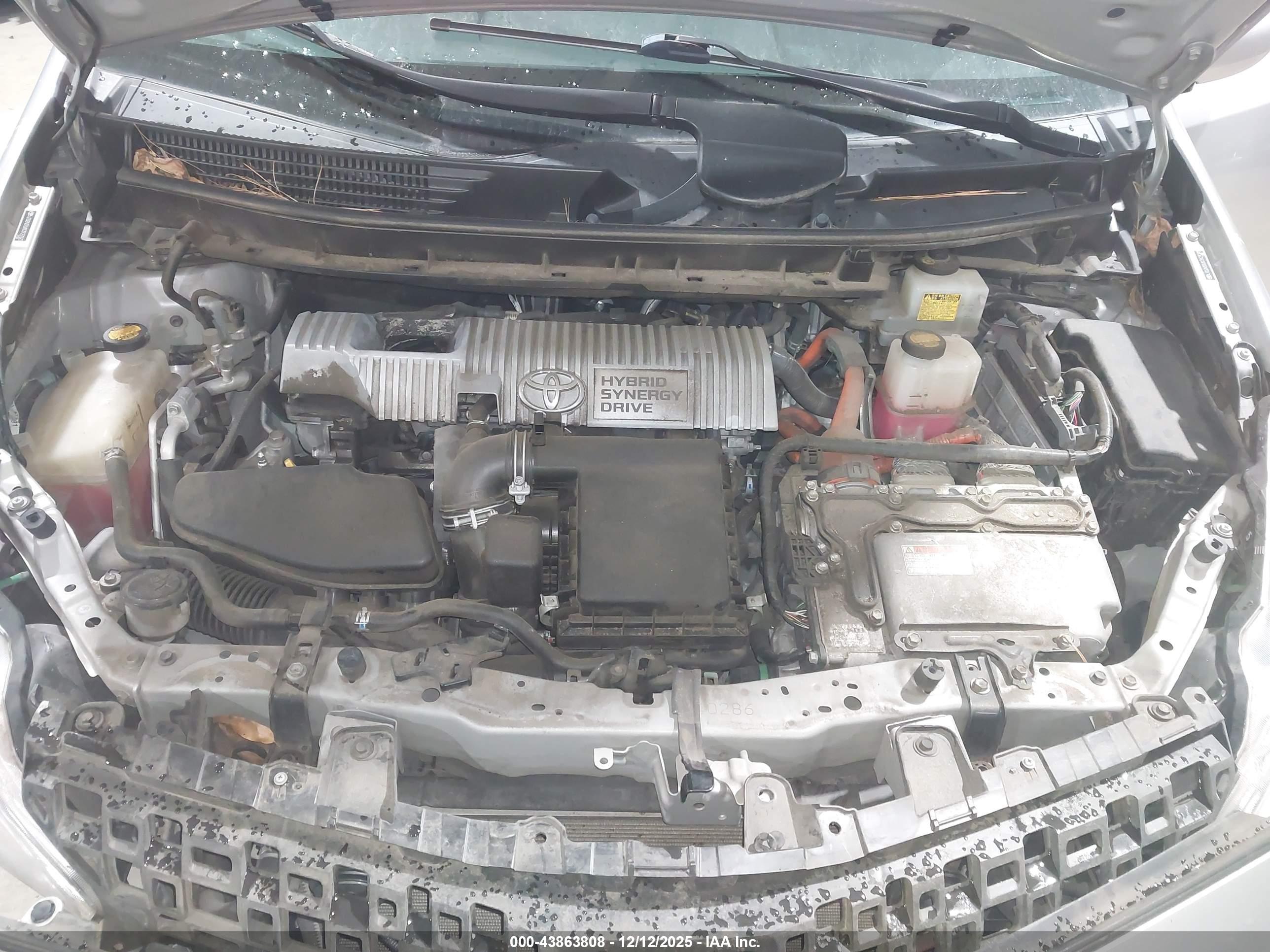 TOYOTA PRIUS image 10