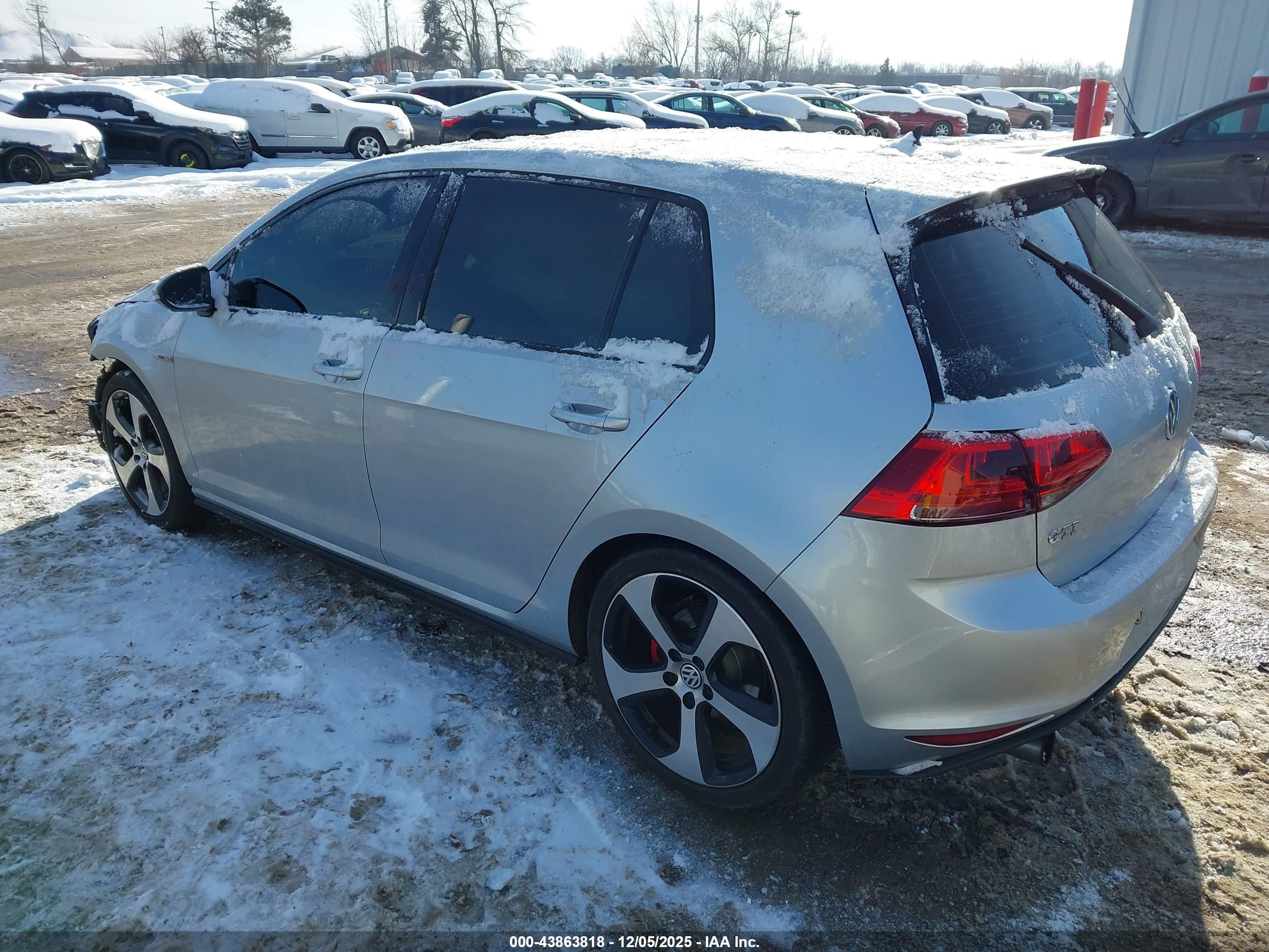 VOLKSWAGEN GOLF image 3