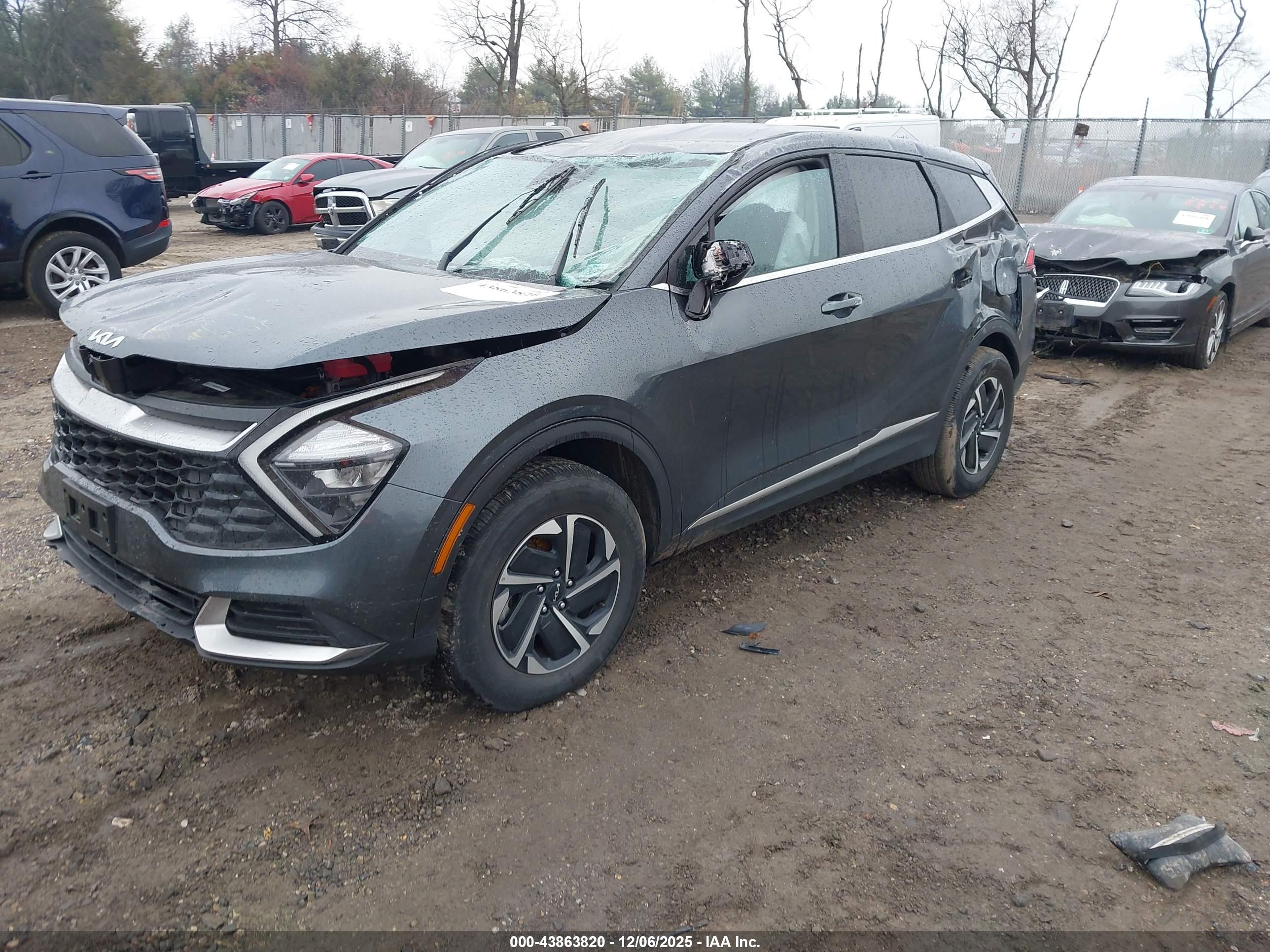 KIA SPORTAGE image 2