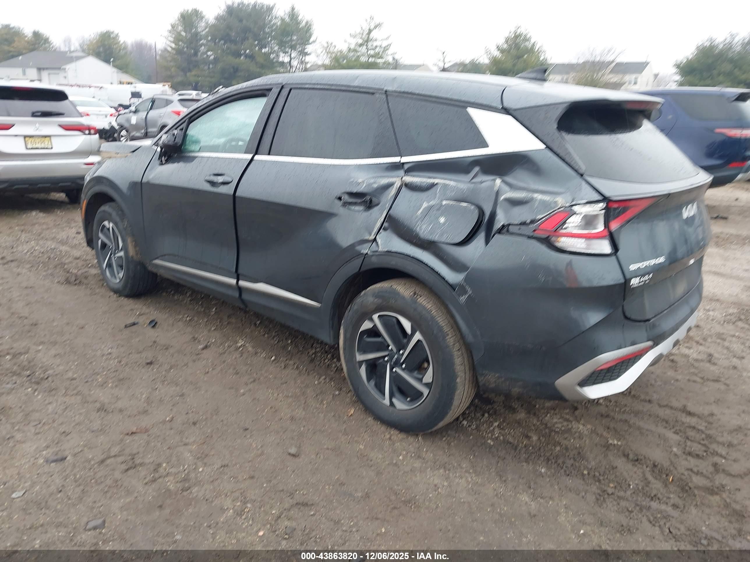 KIA SPORTAGE image 3