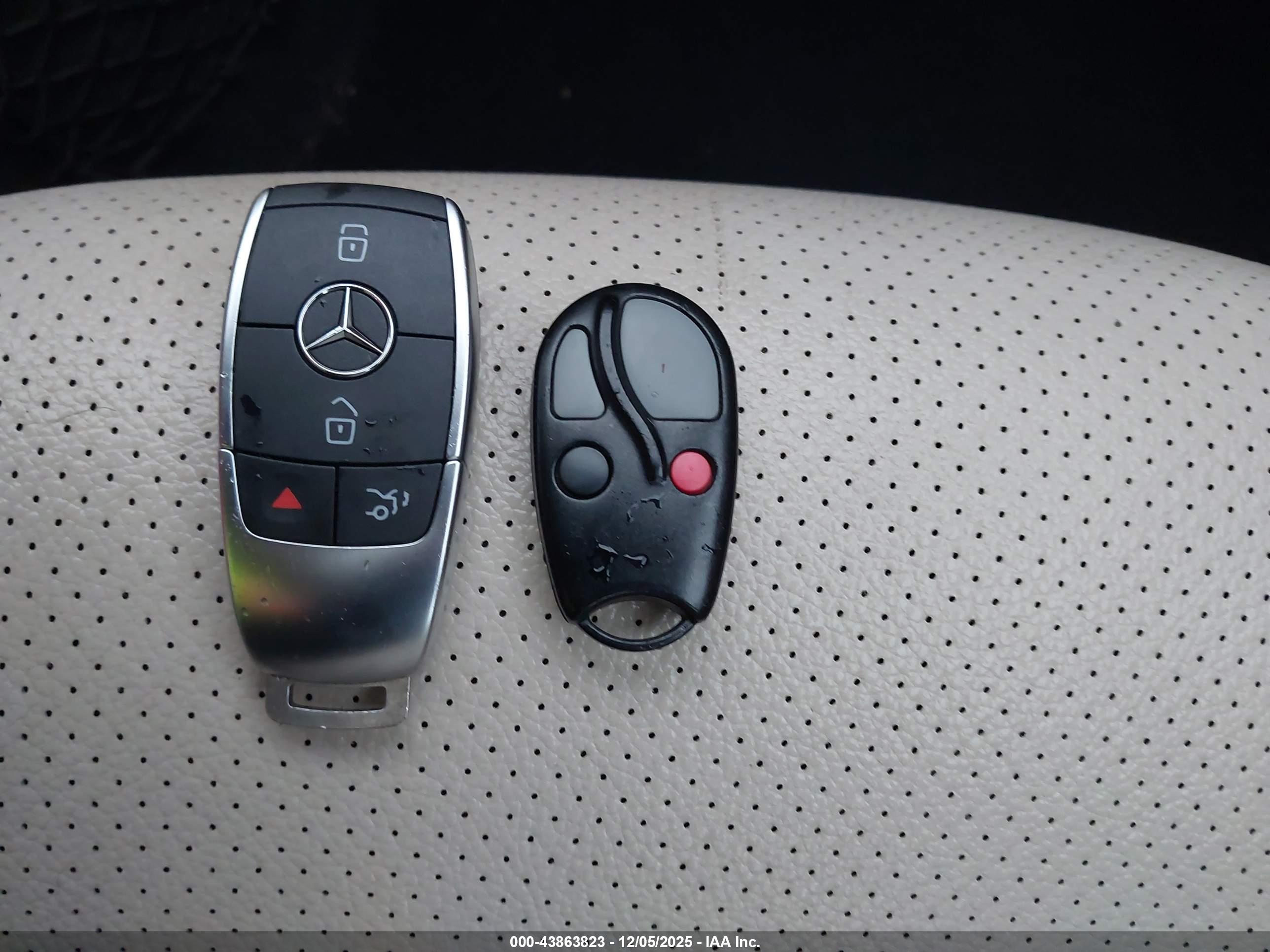 MERCEDES-BENZ C image 11