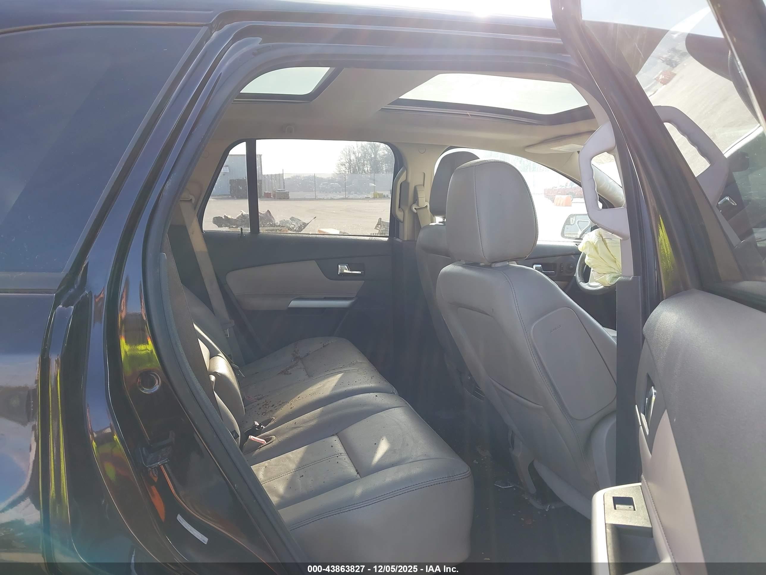 FORD EDGE image 8