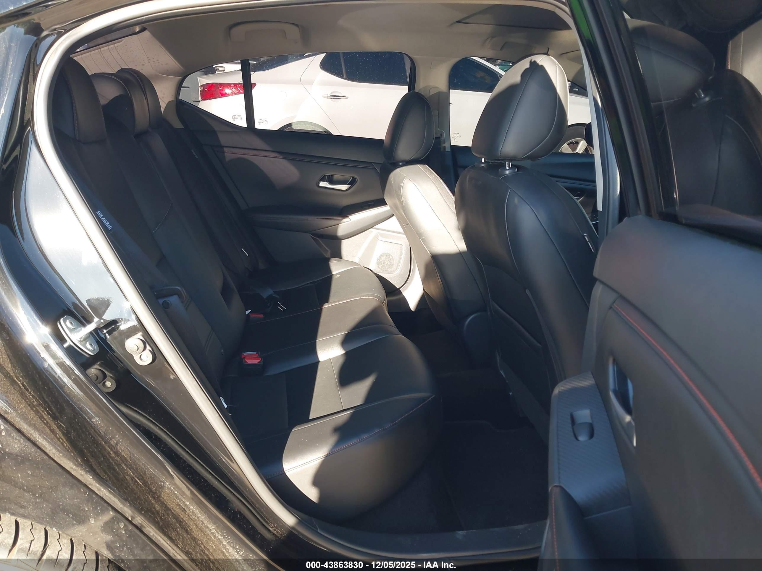 NISSAN SENTRA image 8