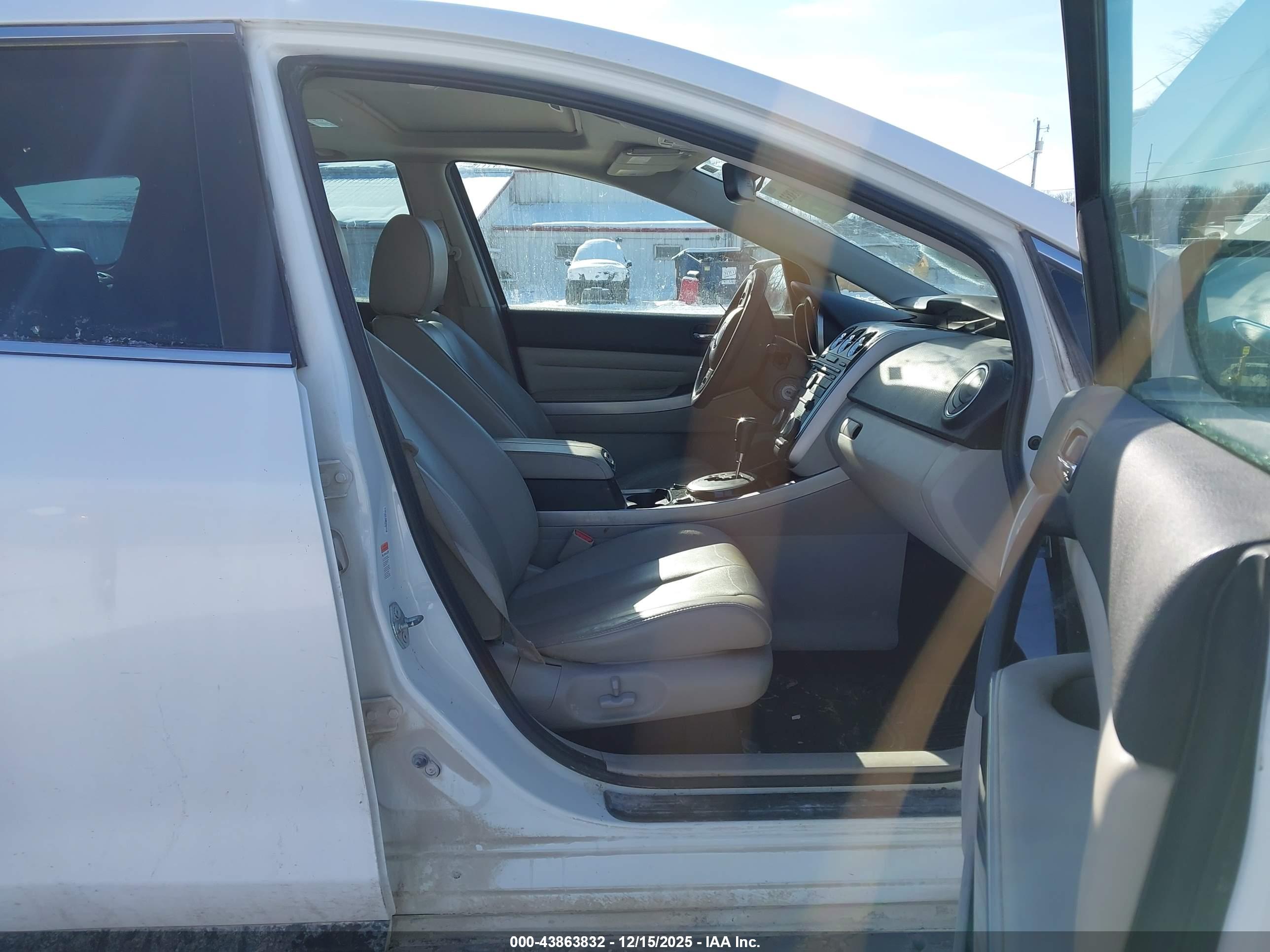MAZDA CX-7 image 5