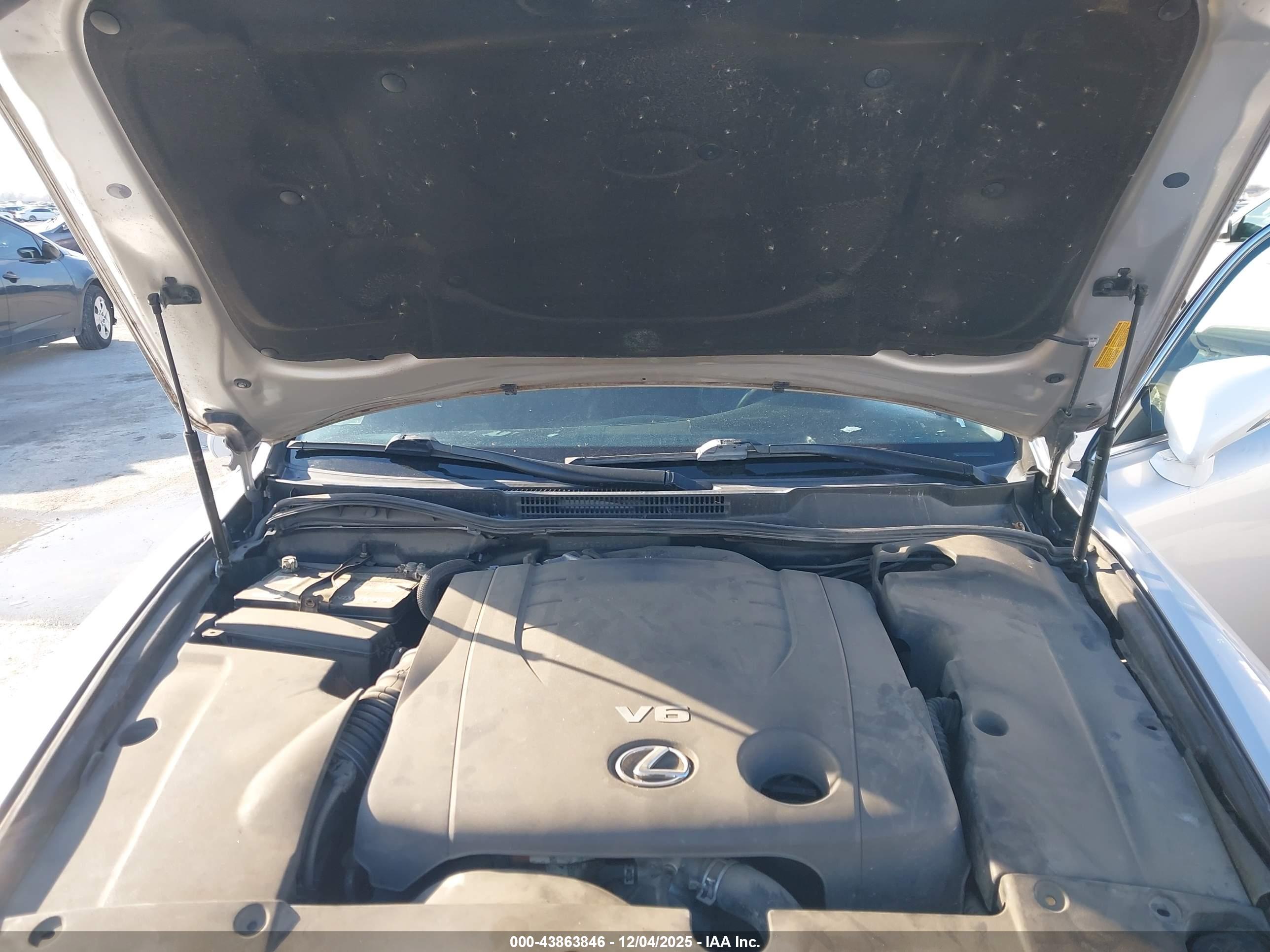 LEXUS IS image 10