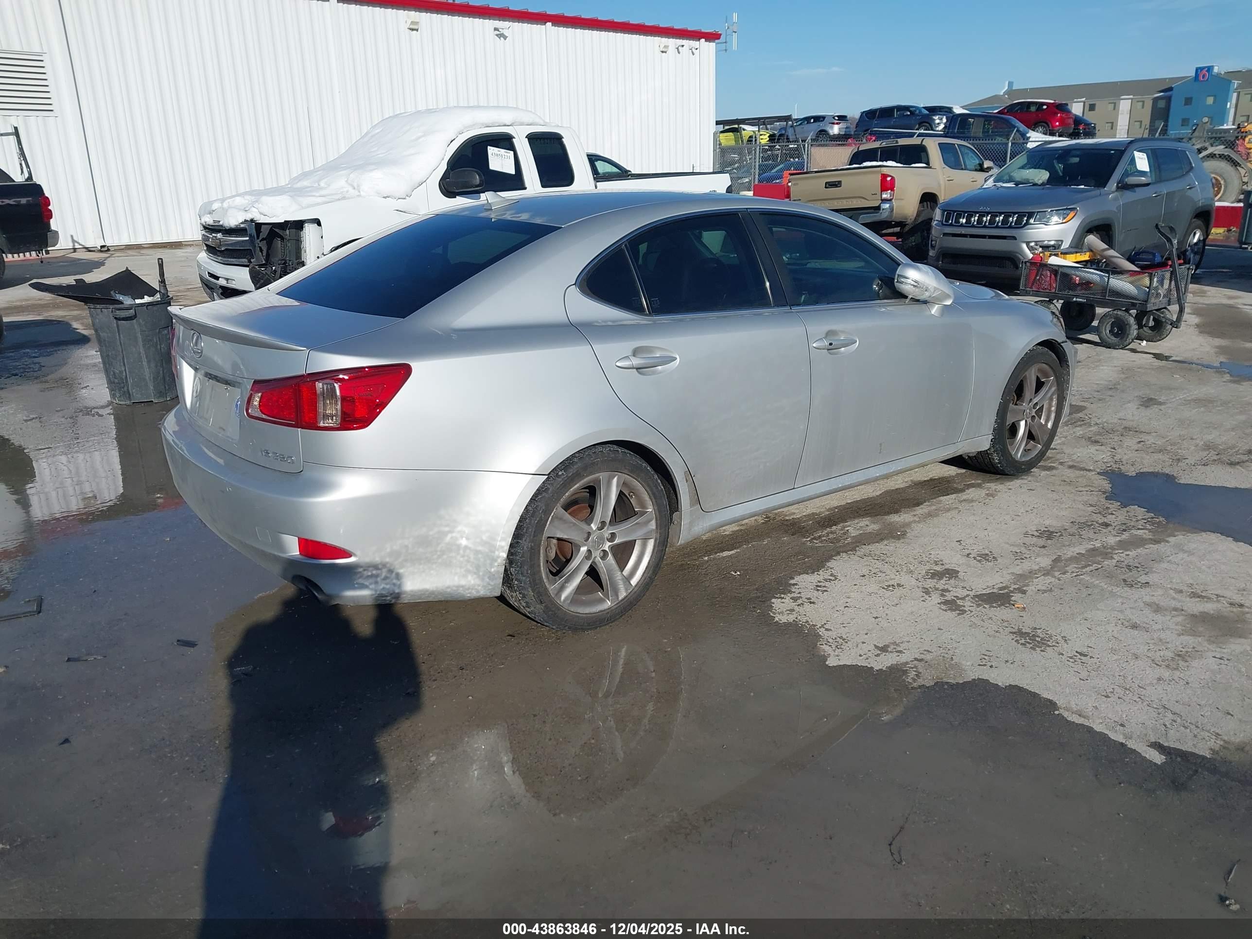 LEXUS IS image 4