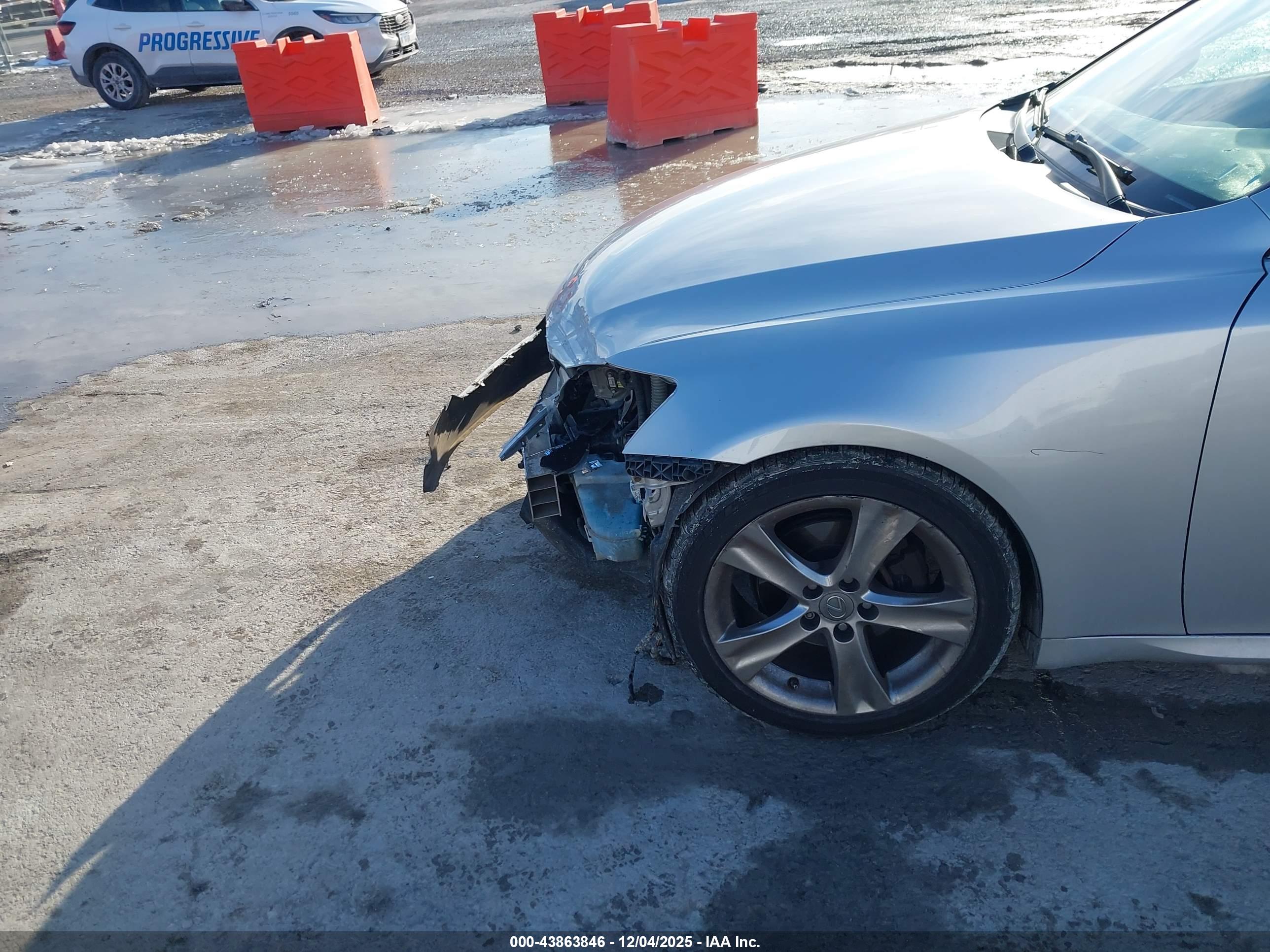 LEXUS IS image 6