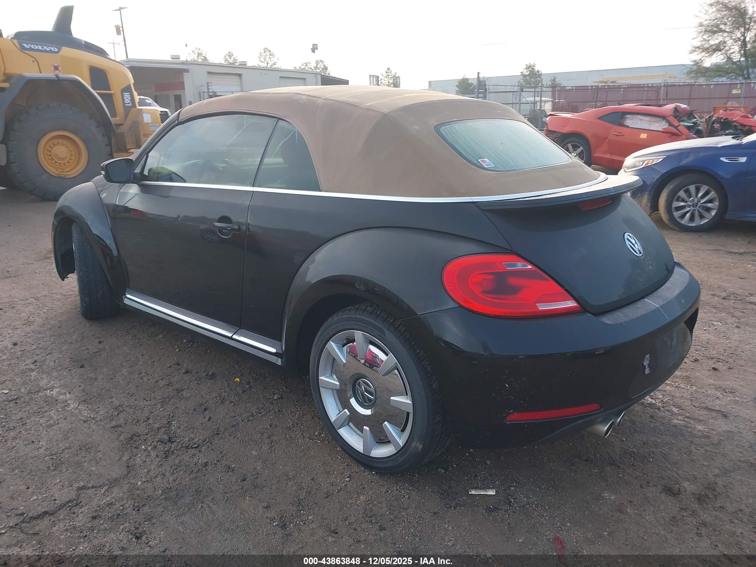 VOLKSWAGEN BEETLE image 3