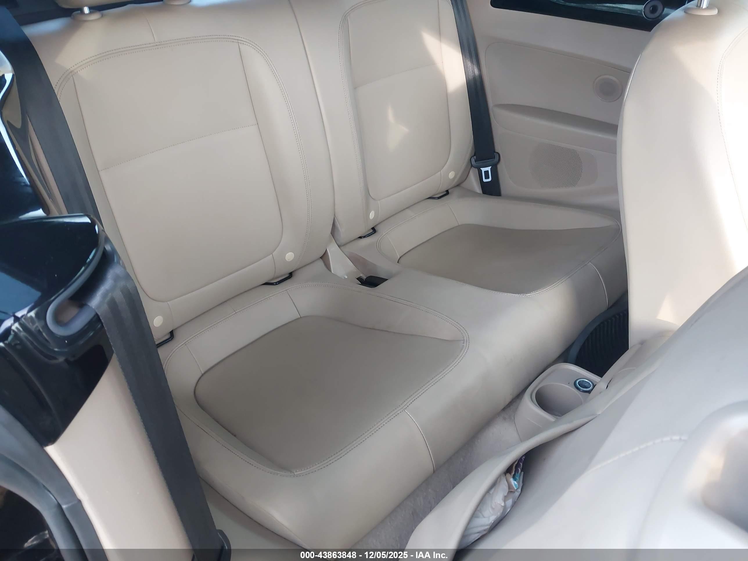VOLKSWAGEN BEETLE image 8