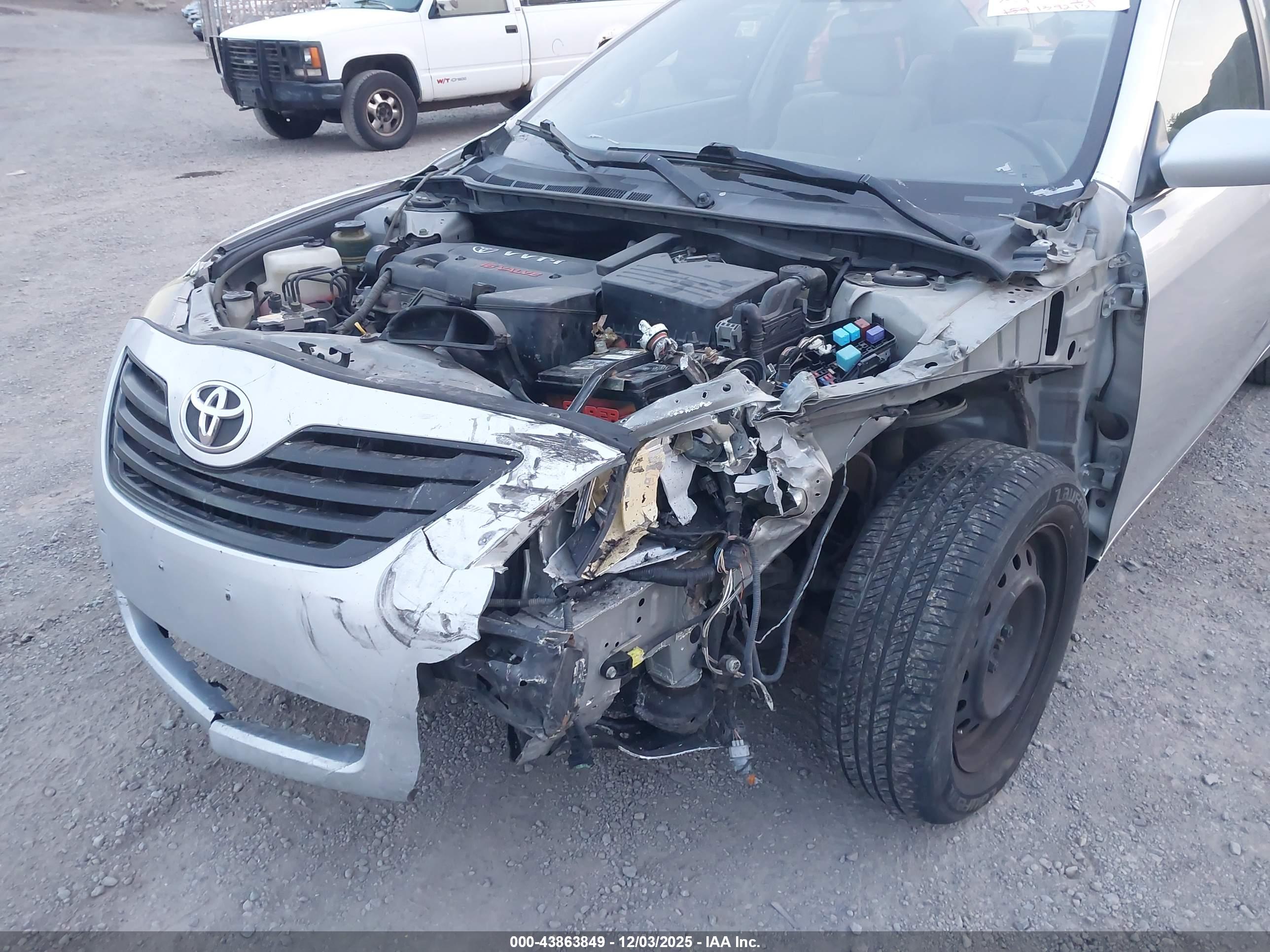 TOYOTA CAMRY image 6