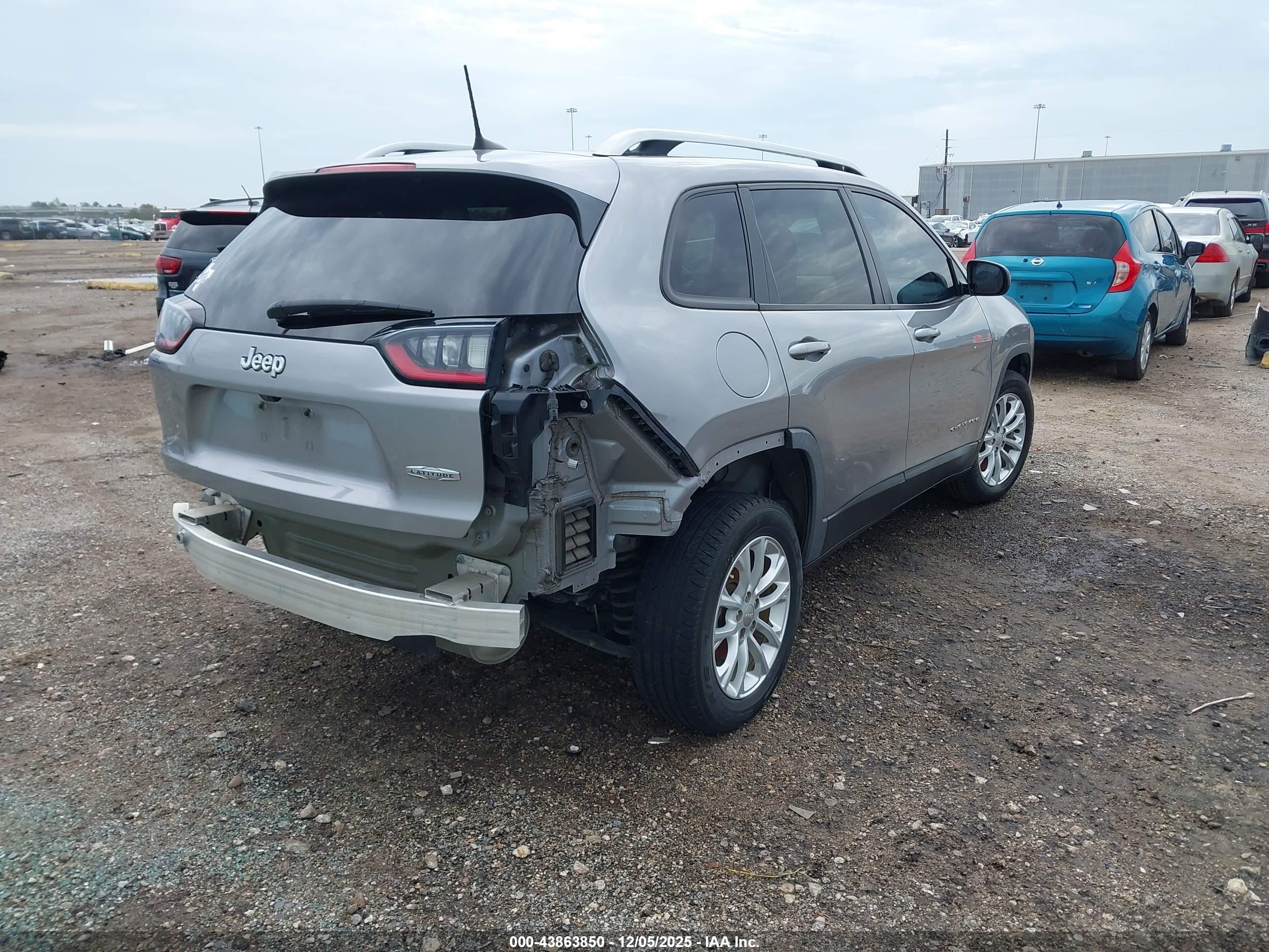 JEEP CHEROKEE image 4