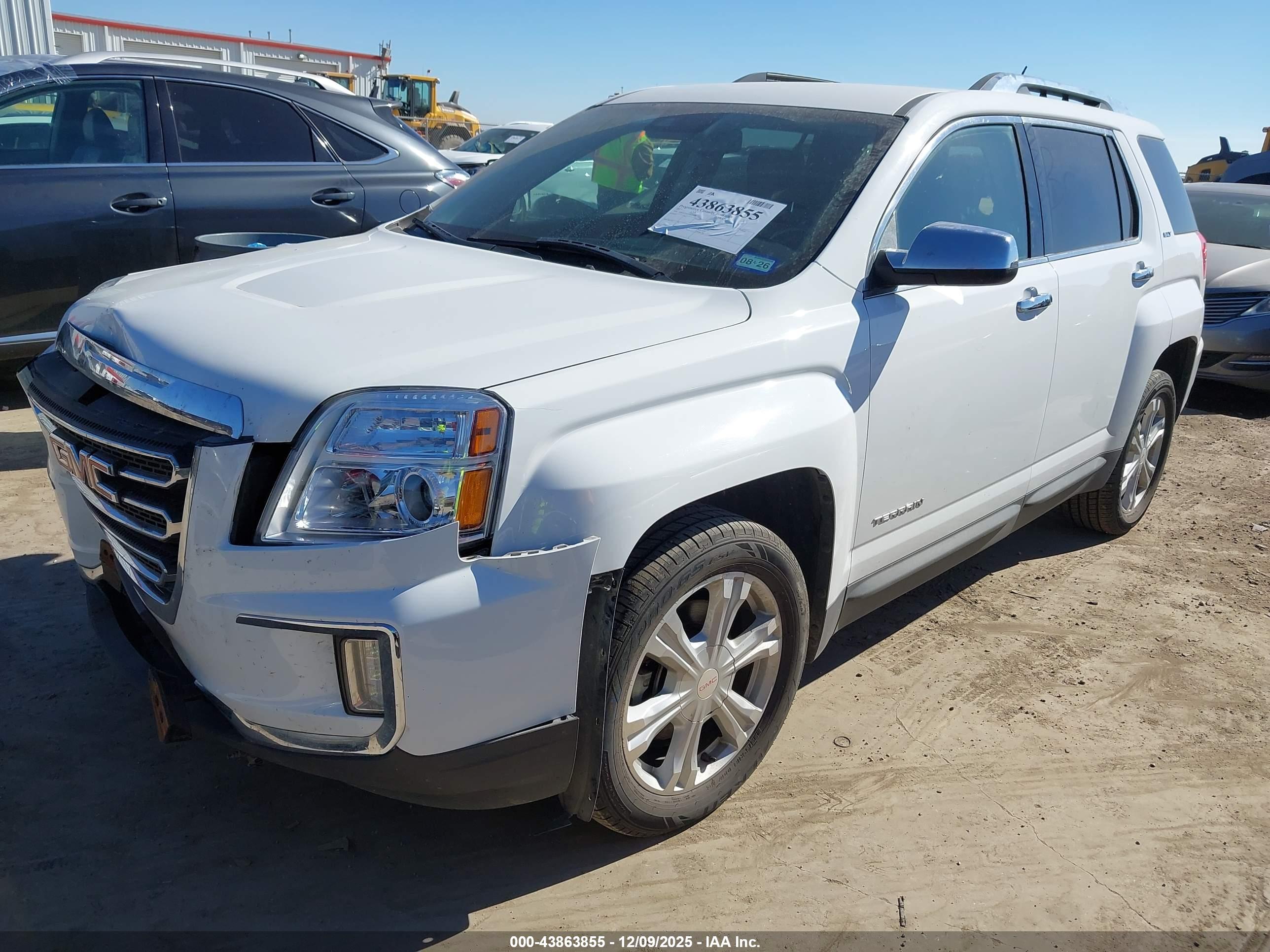 GMC TERRAIN image 2