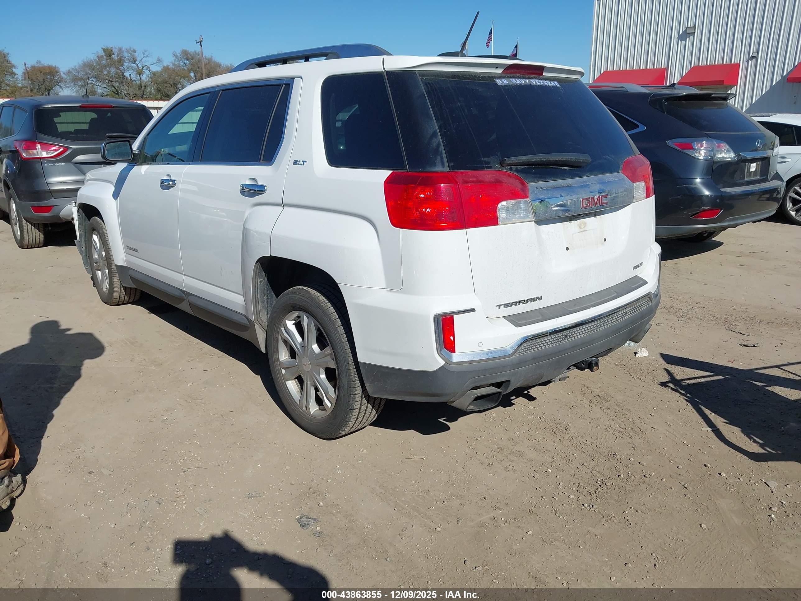 GMC TERRAIN image 3
