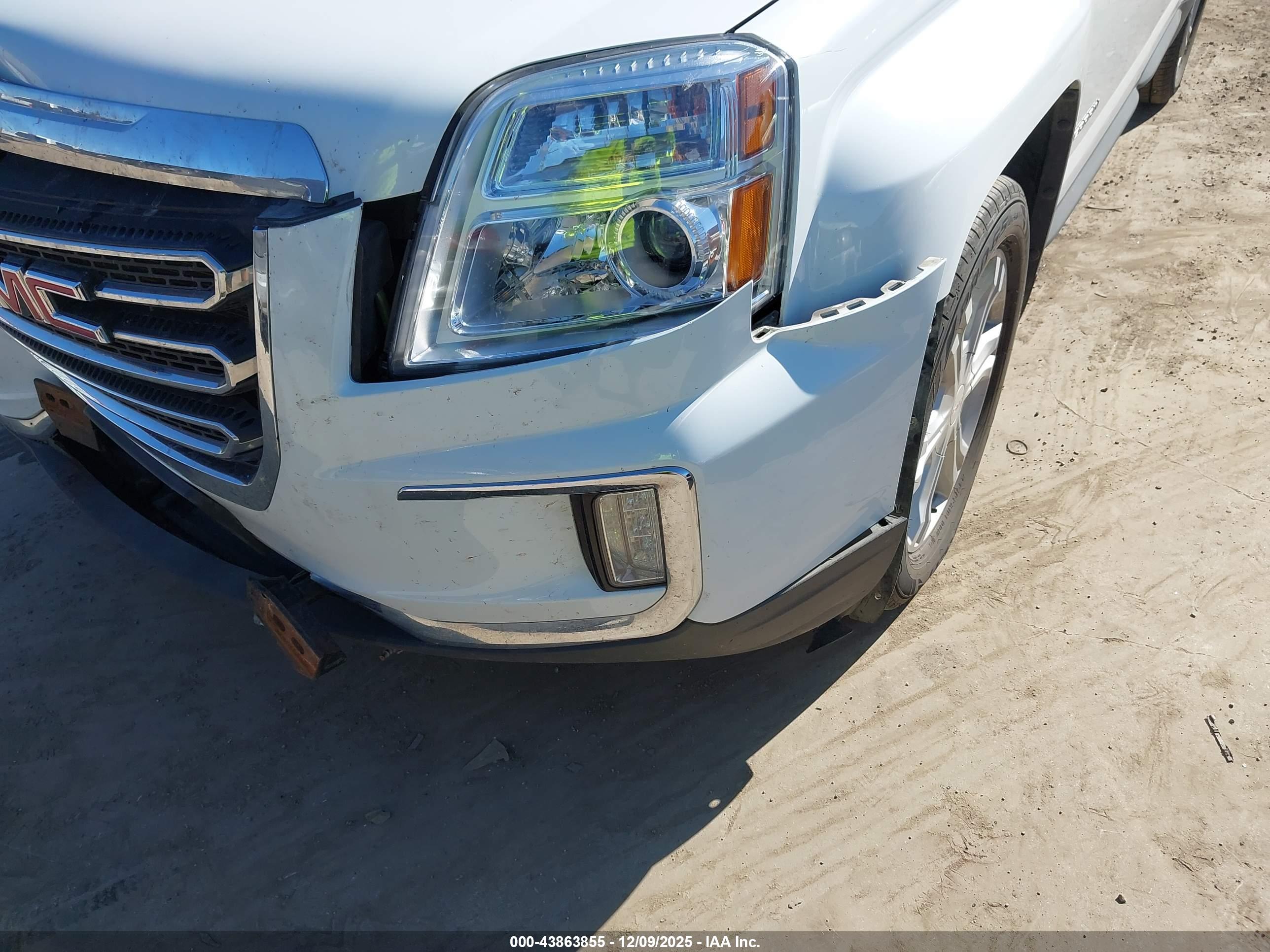 GMC TERRAIN image 6