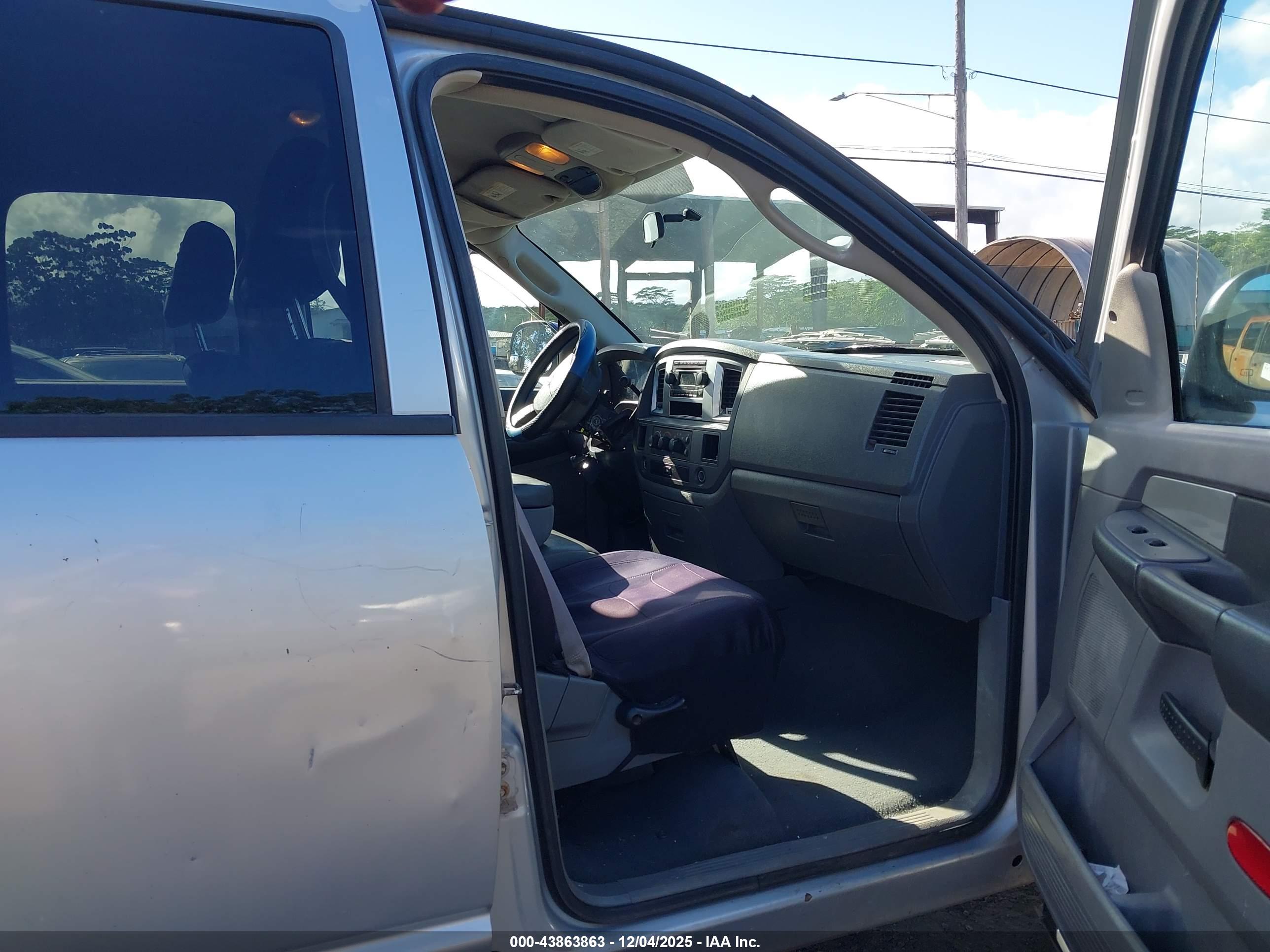 DODGE RAM image 5