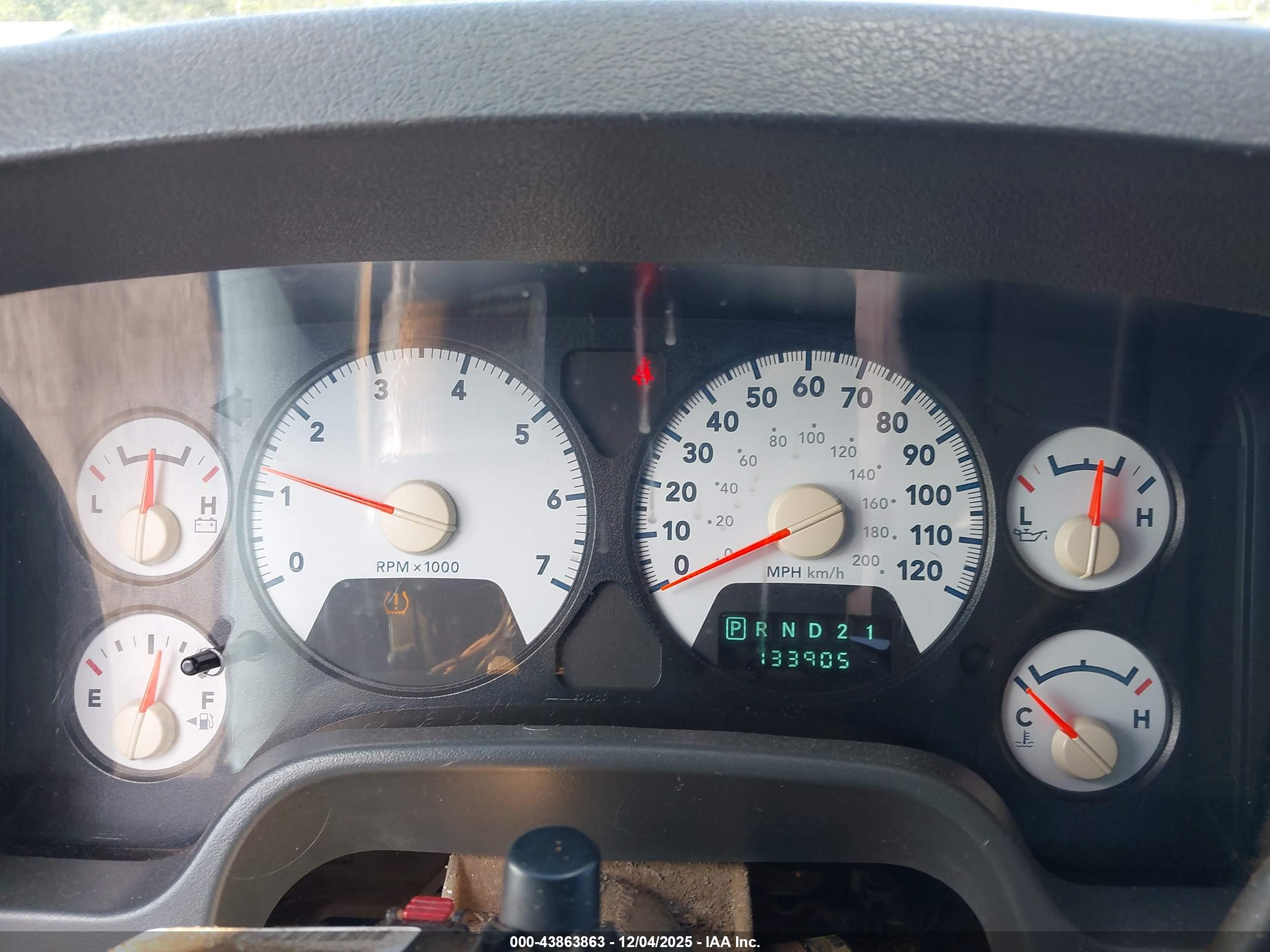 DODGE RAM image 7