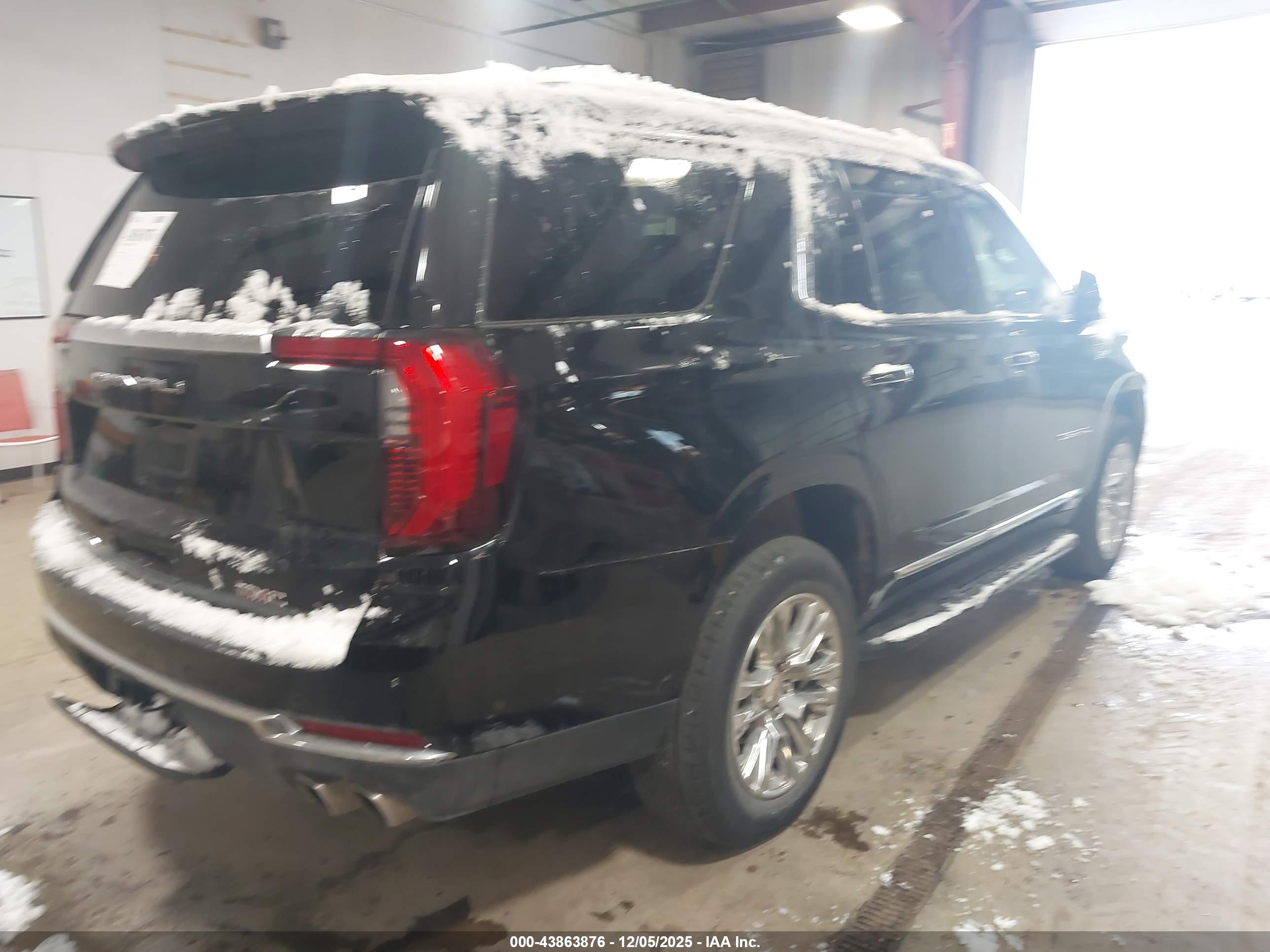 GMC YUKON image 4